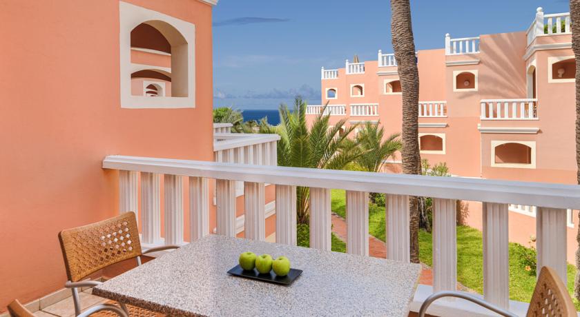 Studio Side Sea View