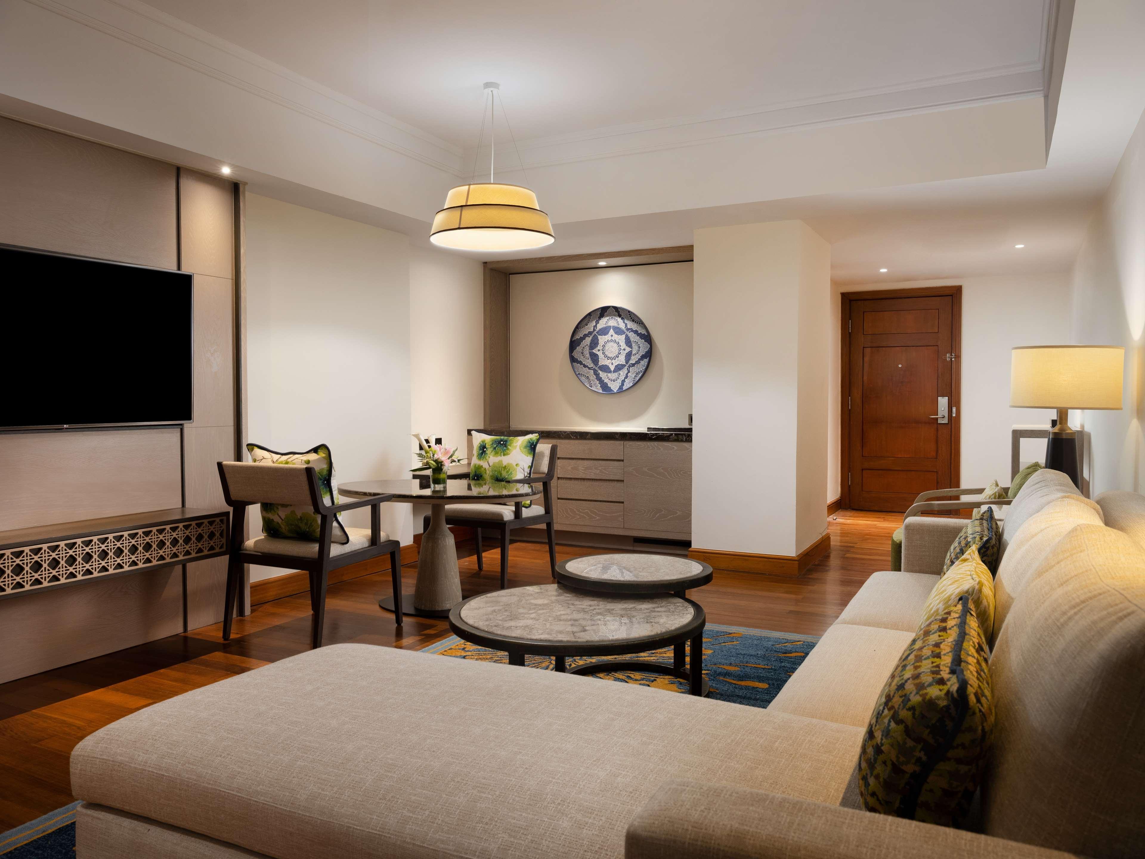 Suite King Bed One Bedroom 