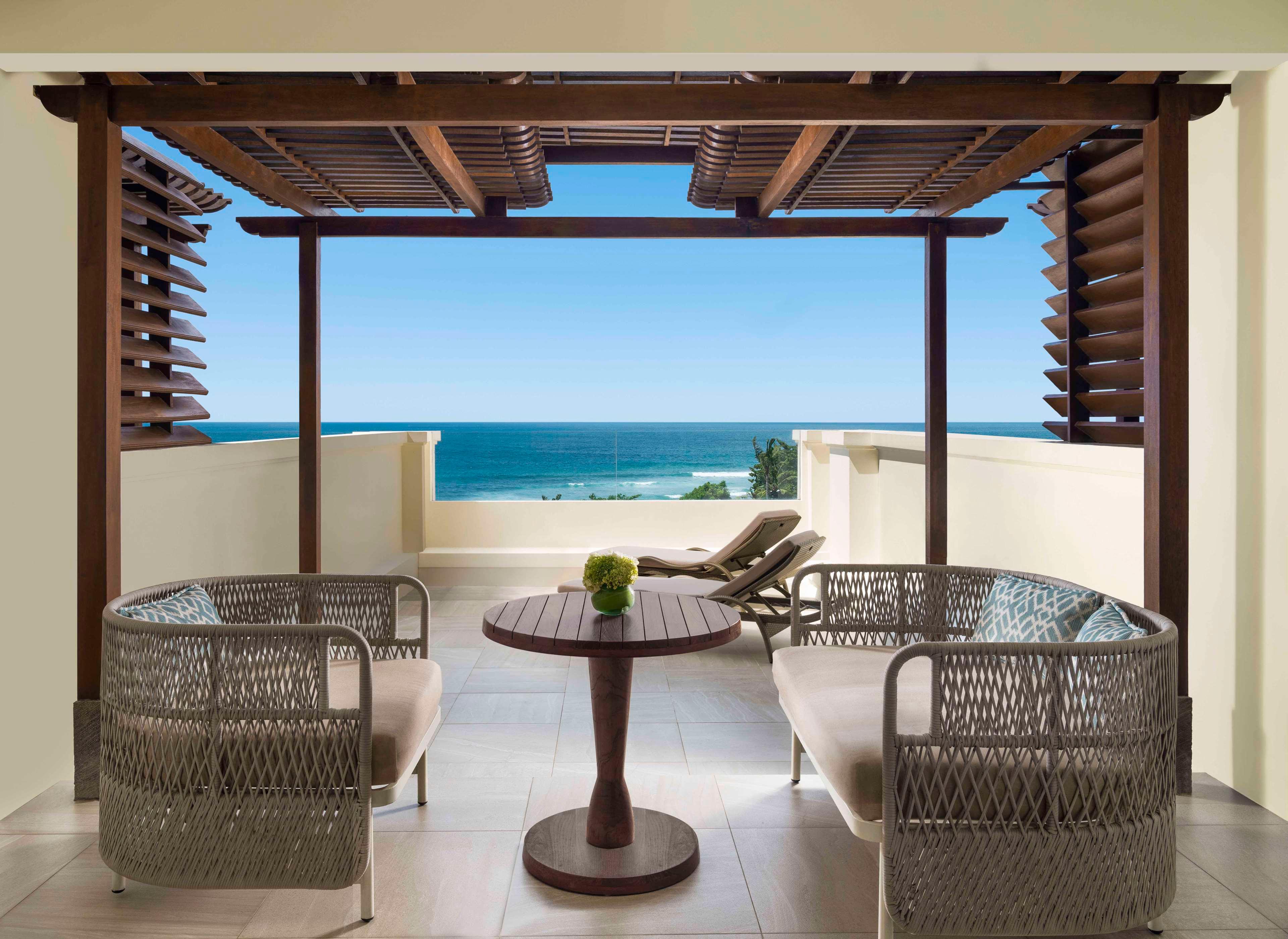 Suite Ocean View King Bed