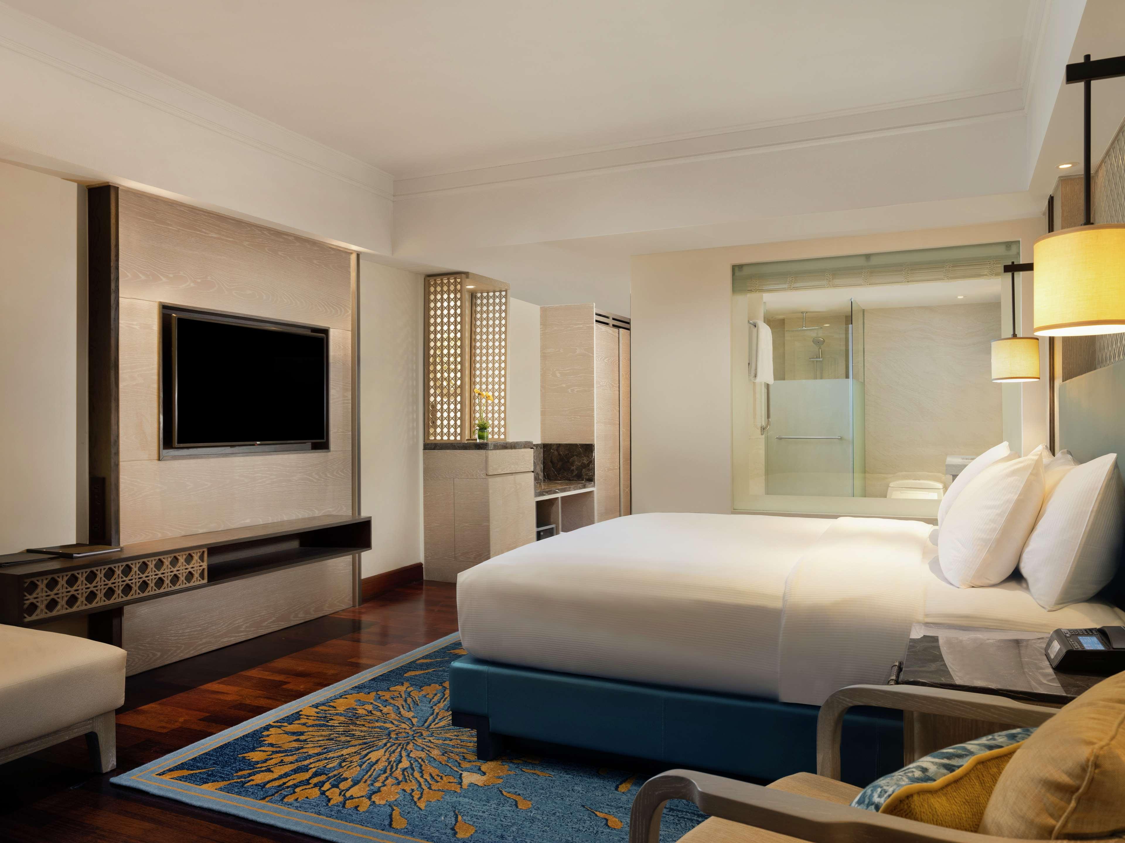 Family Room King Size Bed