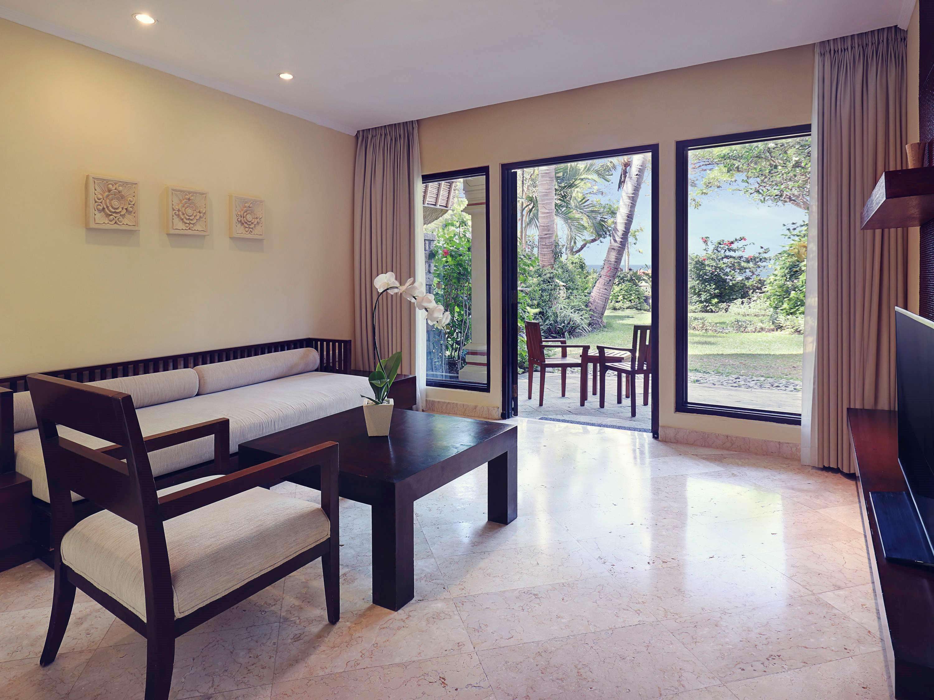 Family Room King Size Bed