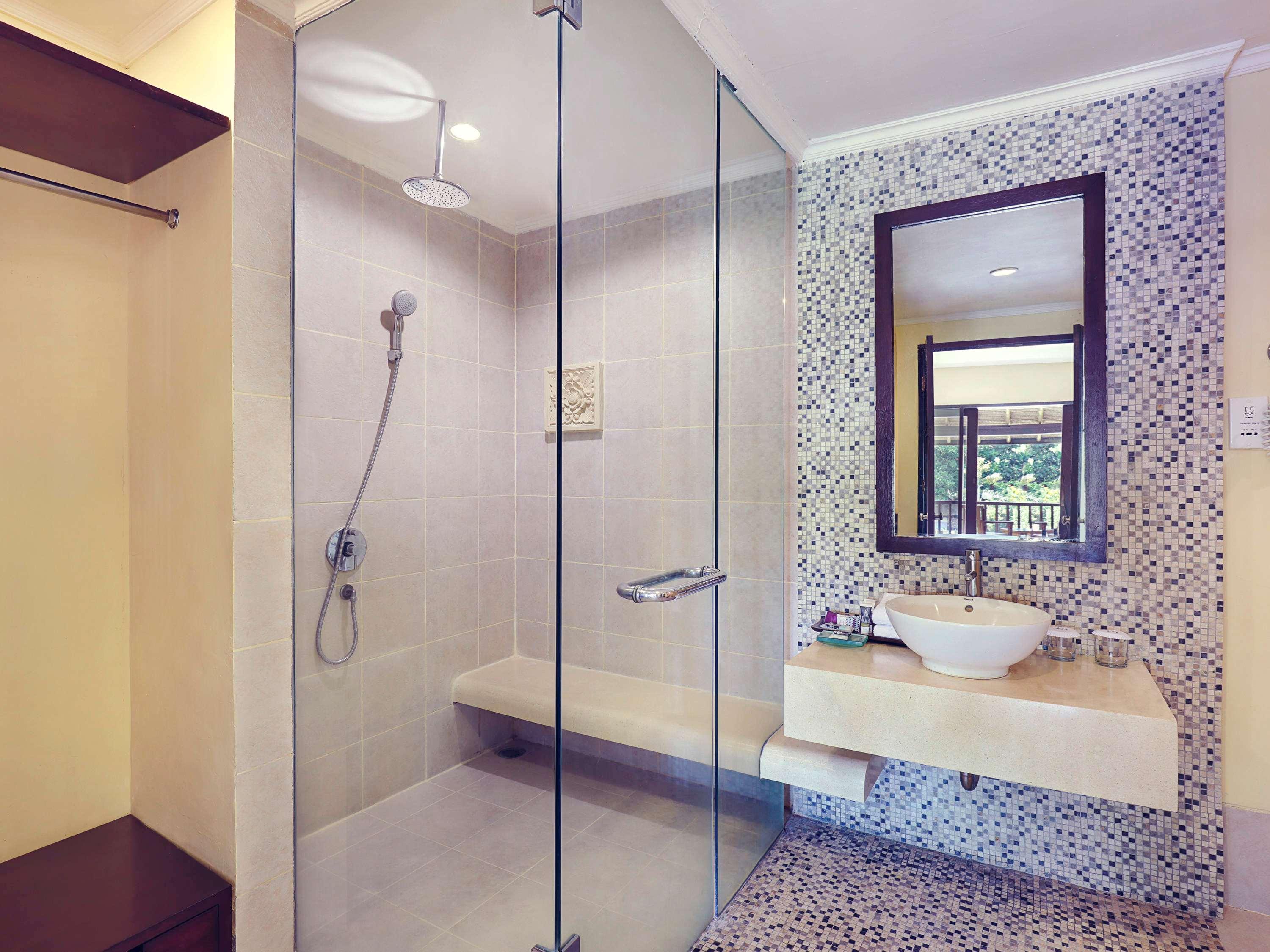 Family Room King Size Bed