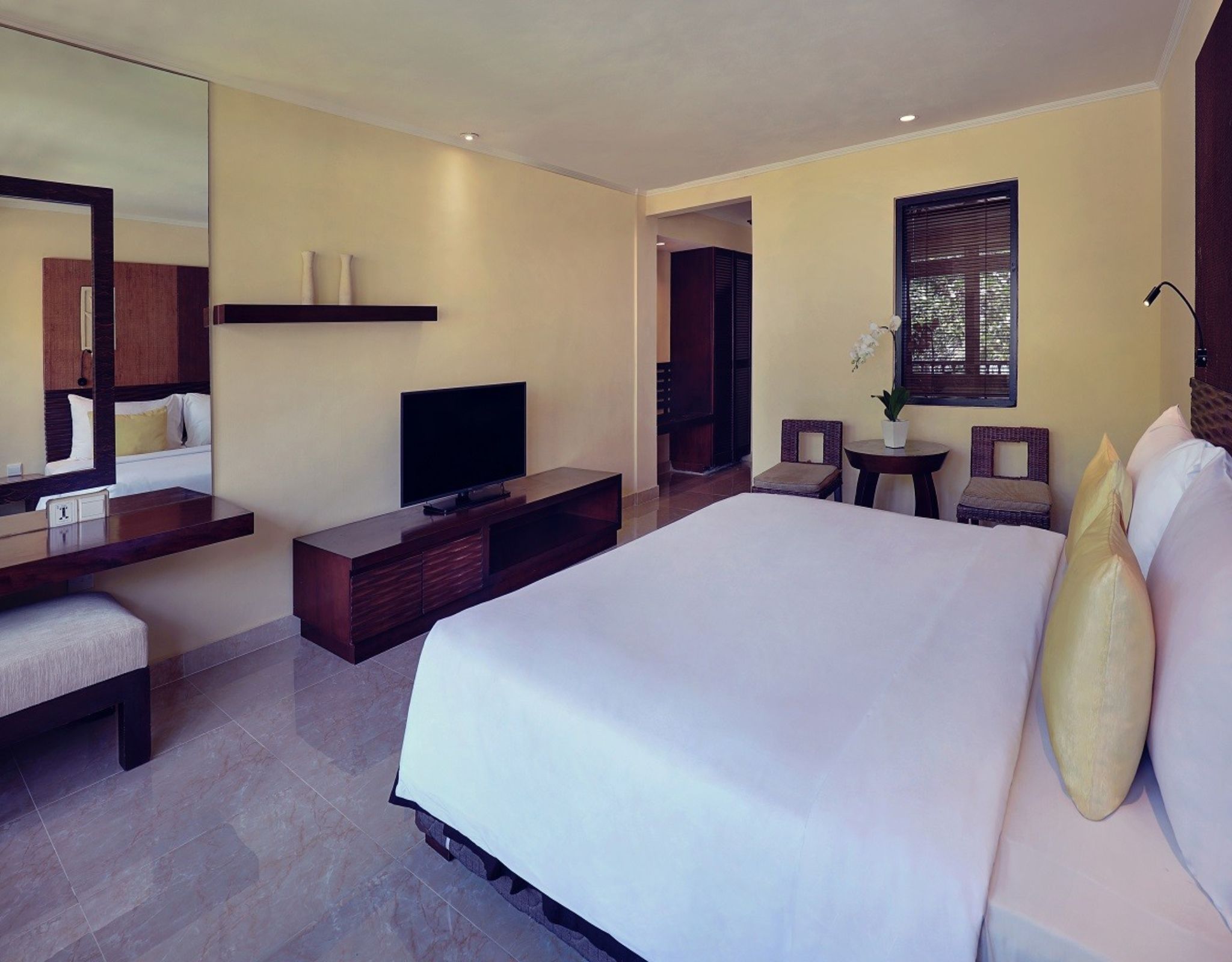 Family Room King Size Bed