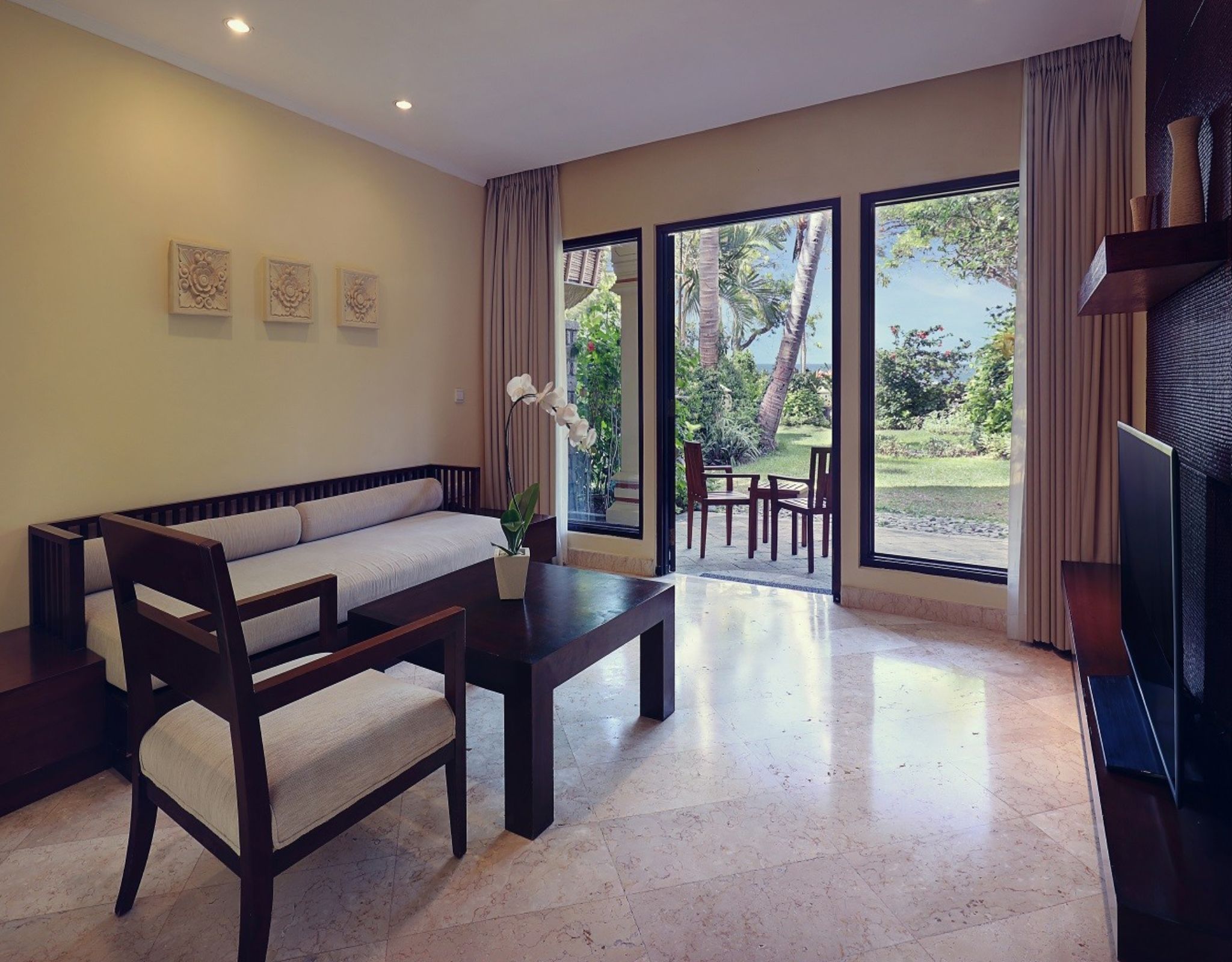 Family Room King Size Bed