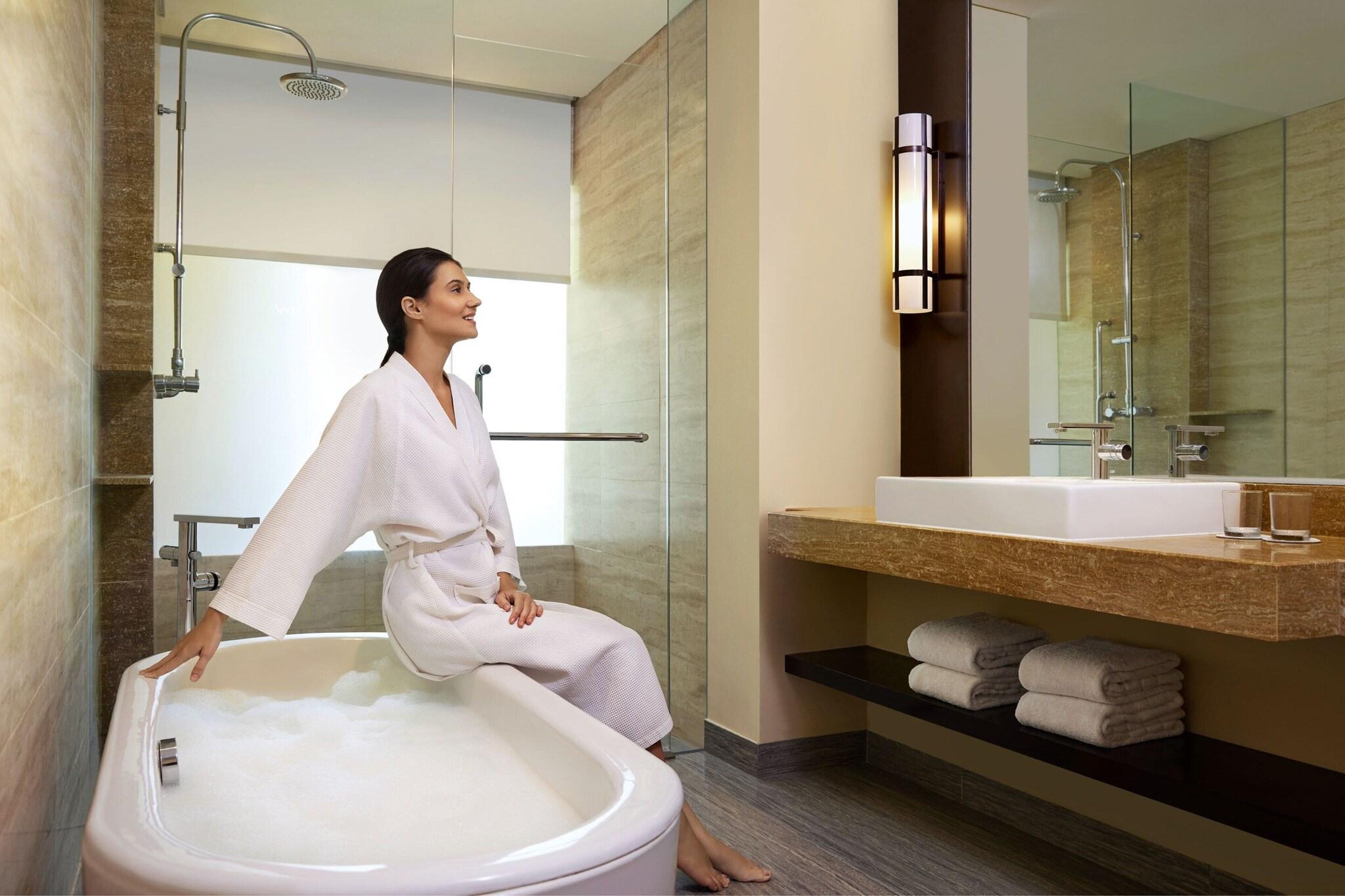 Double Deluxe King Bed