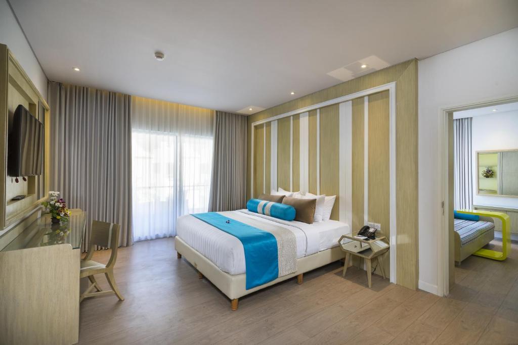 Junior Suite Two Bedrooms Two Bathrooms