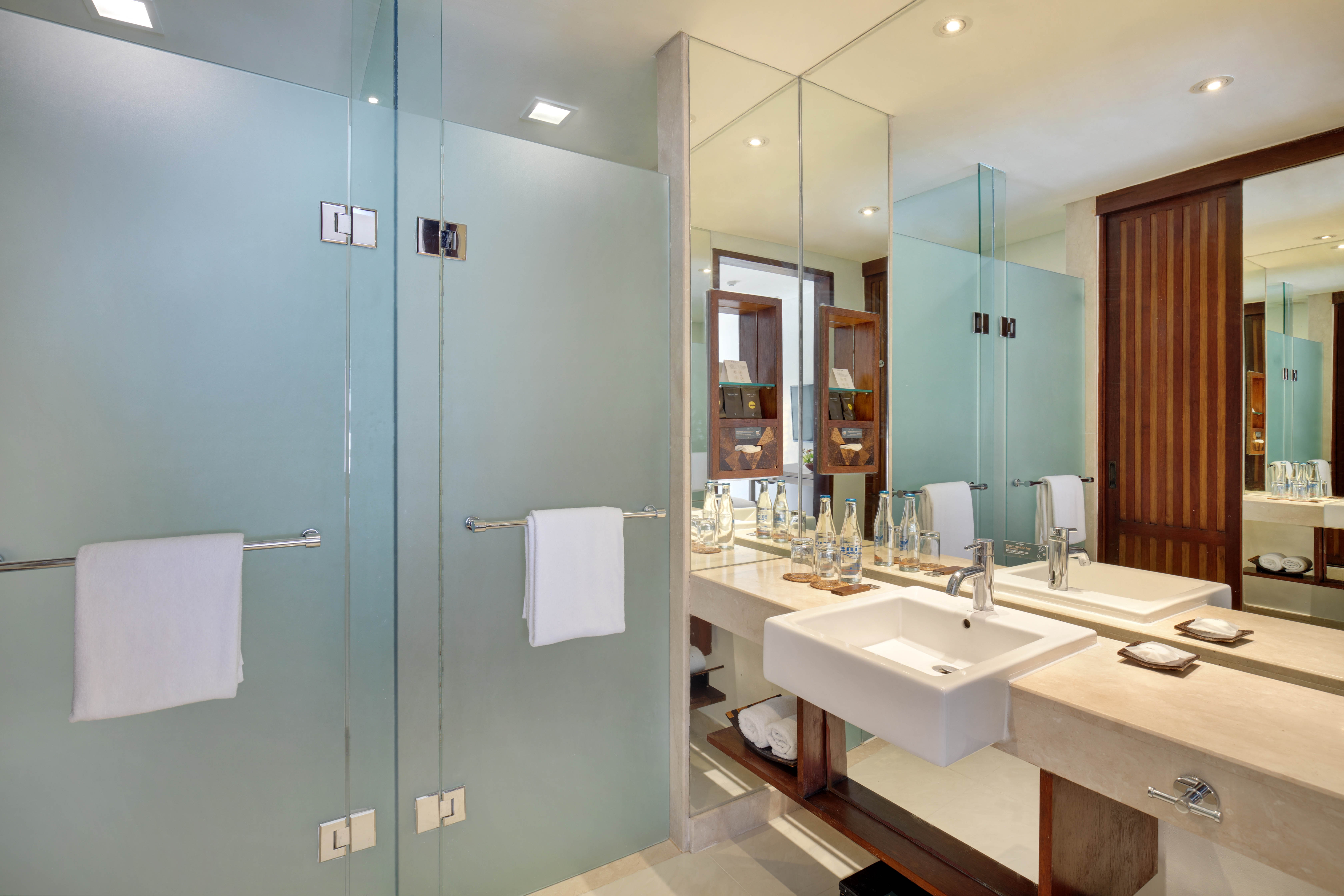 Twin Deluxe Pool View