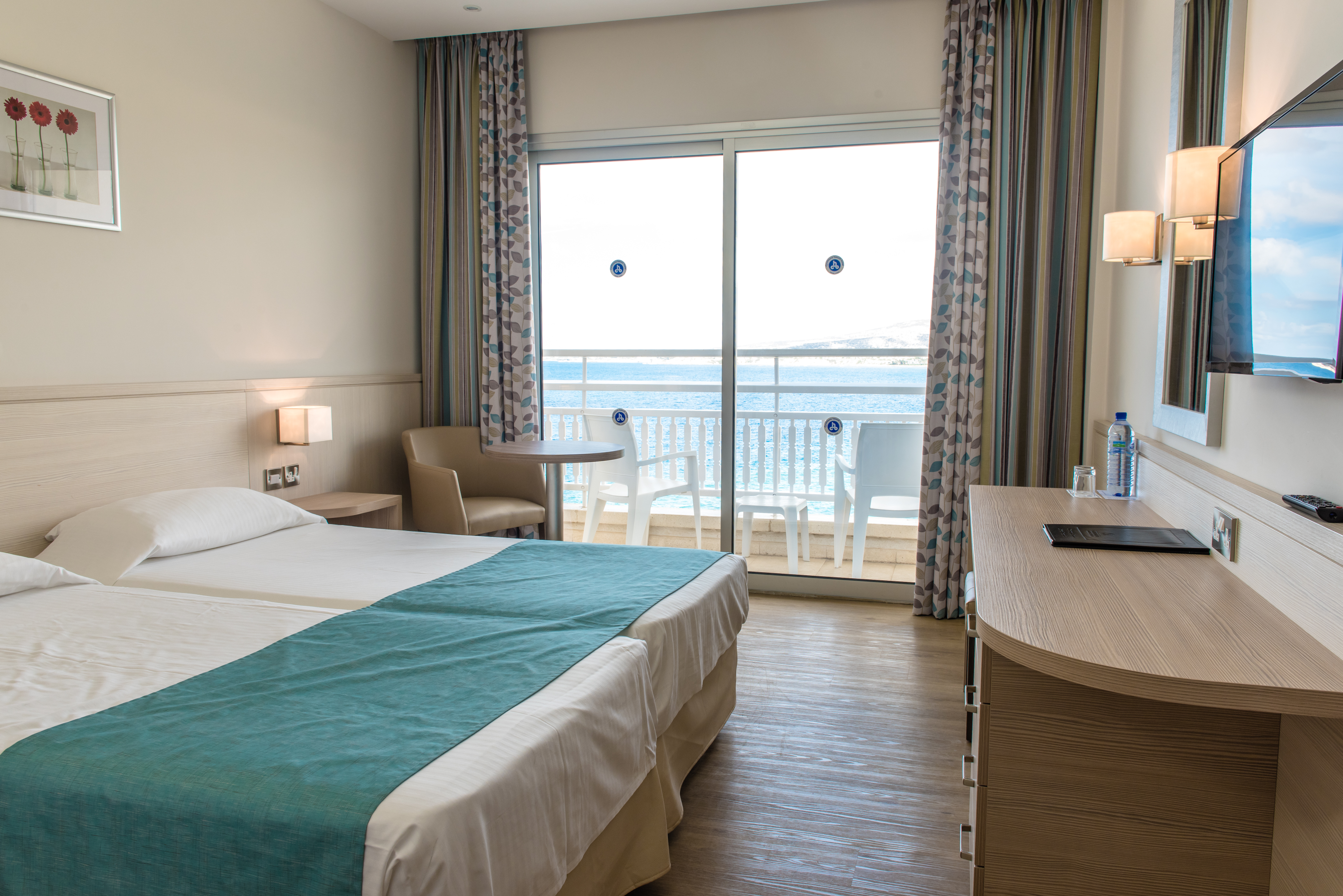 Double or Twin Deluxe Sea View