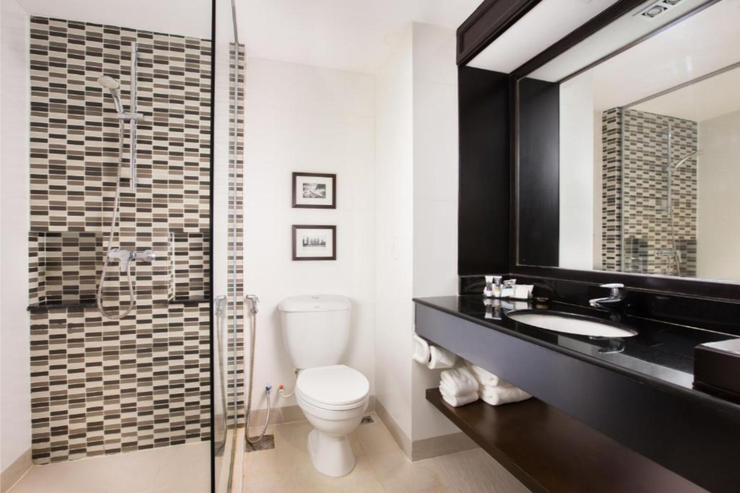 Double Deluxe King Bed