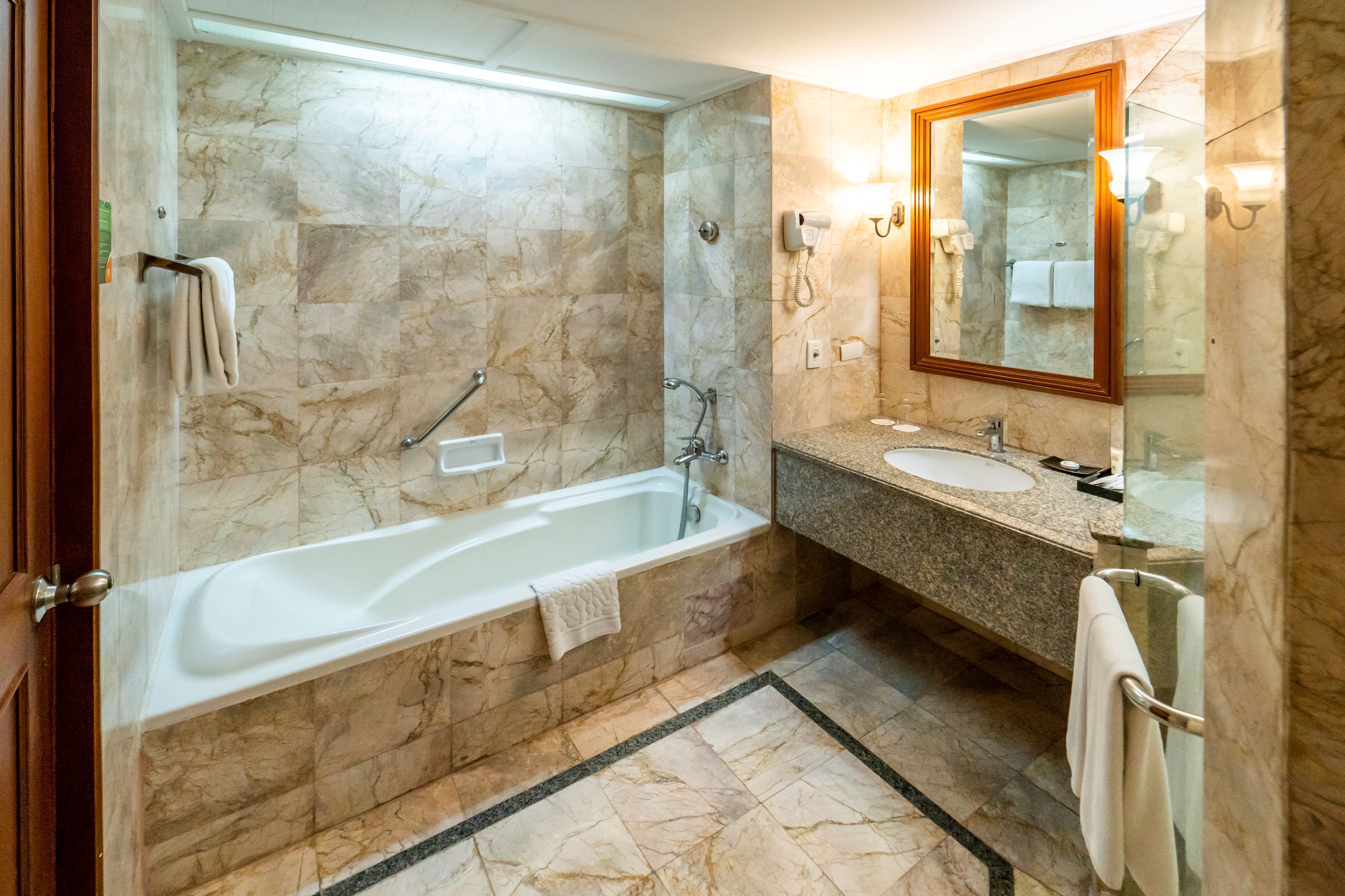 Double or Twin Deluxe