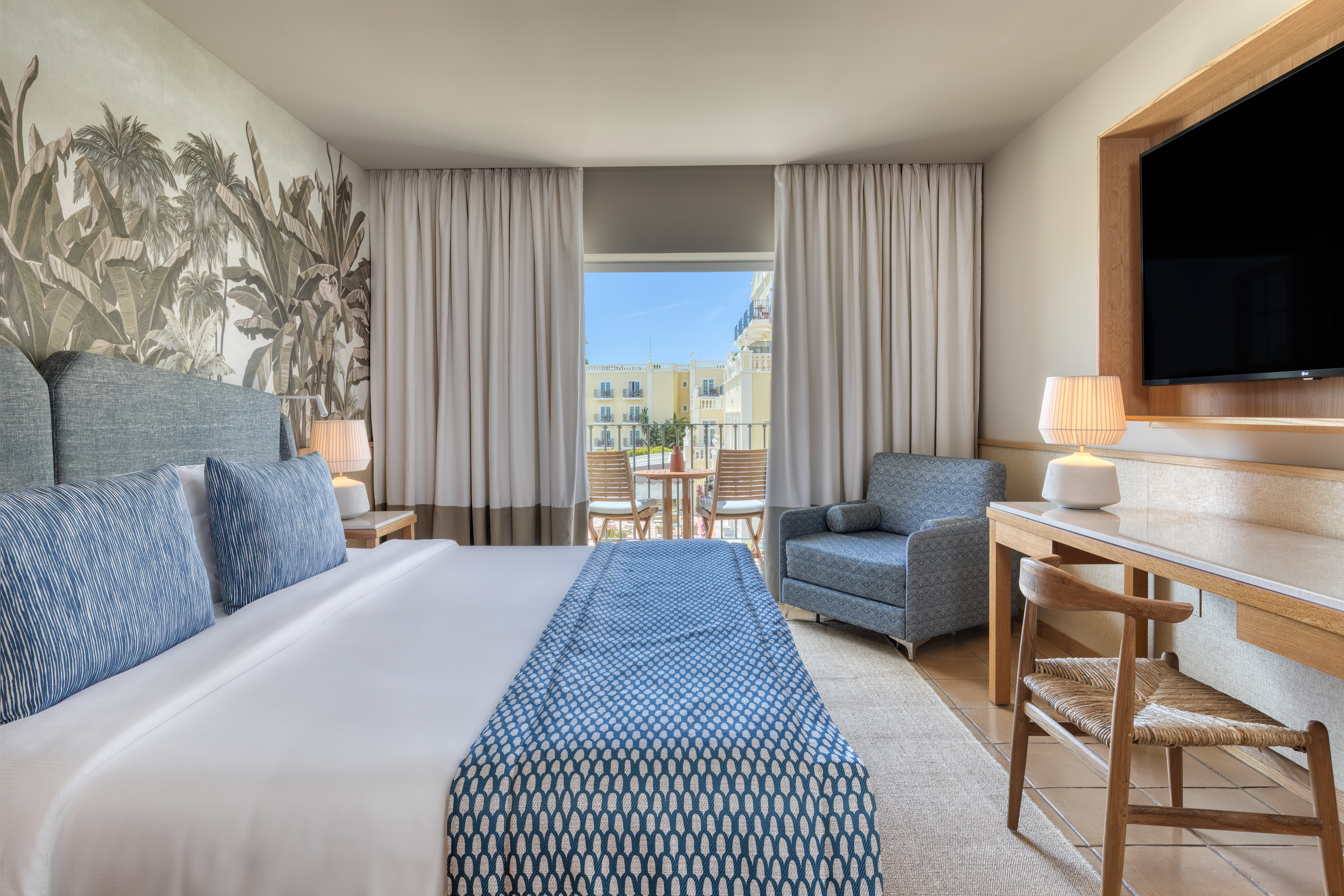 Family Room Superior Lake View