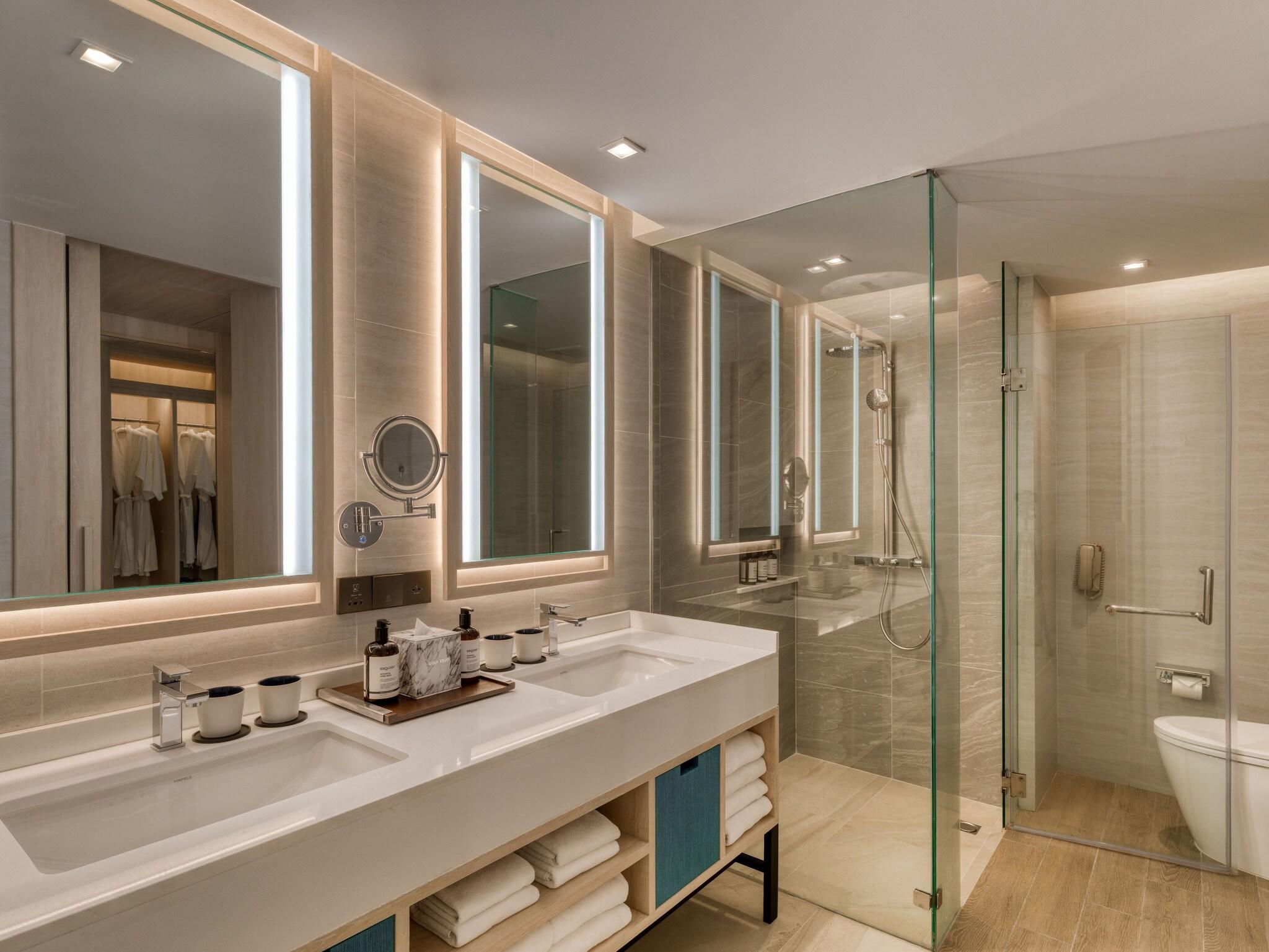 Family Room King Size Bed