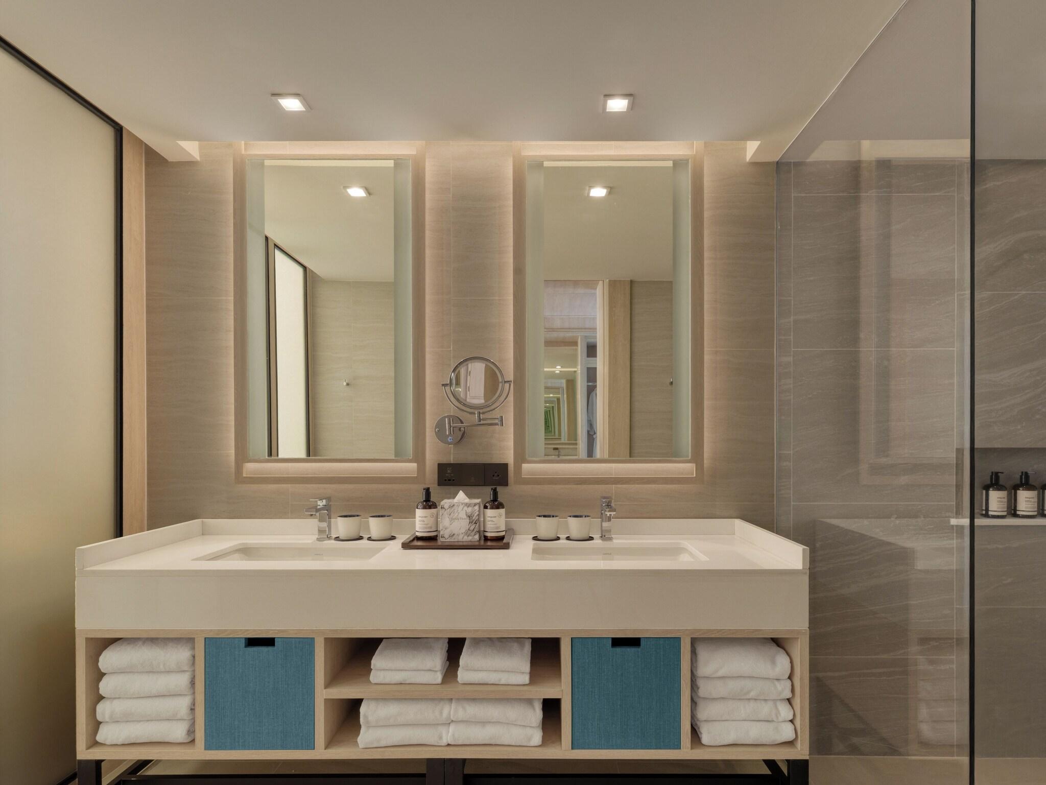 Family Room King Size Bed