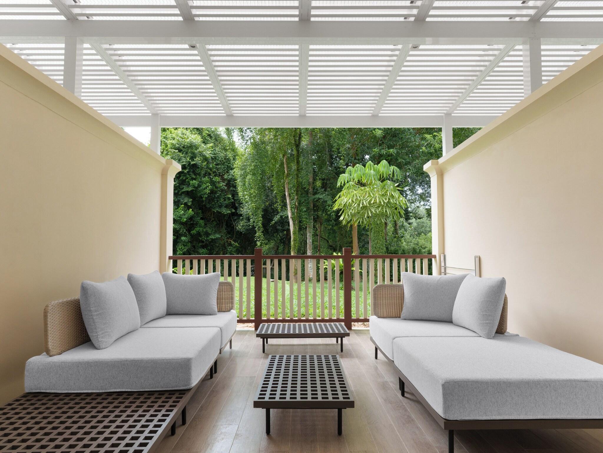 Family Room King Size Bed