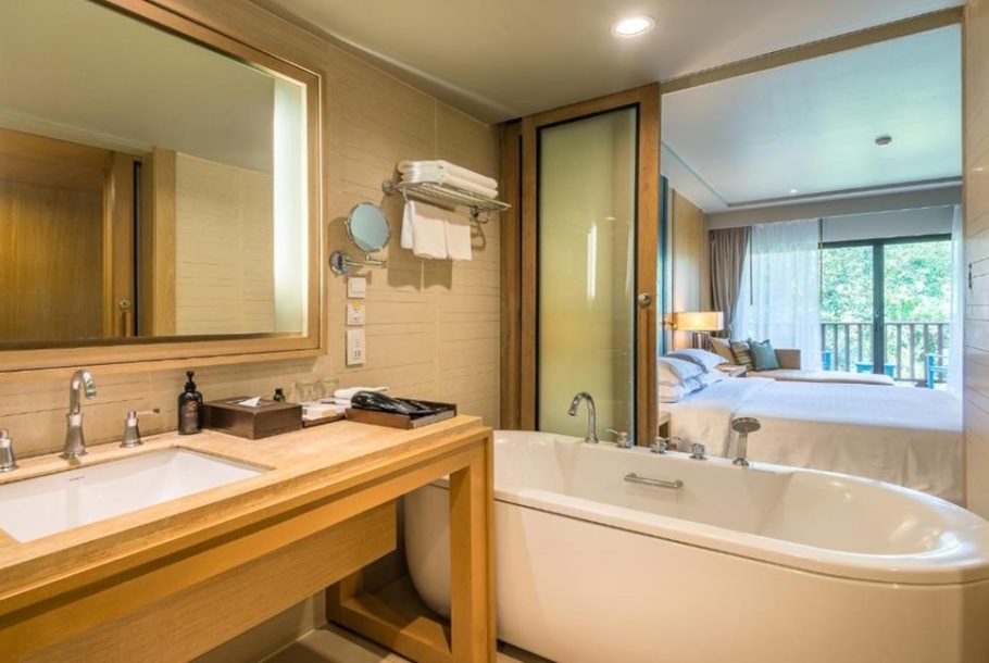 Double or Twin Deluxe Sea View