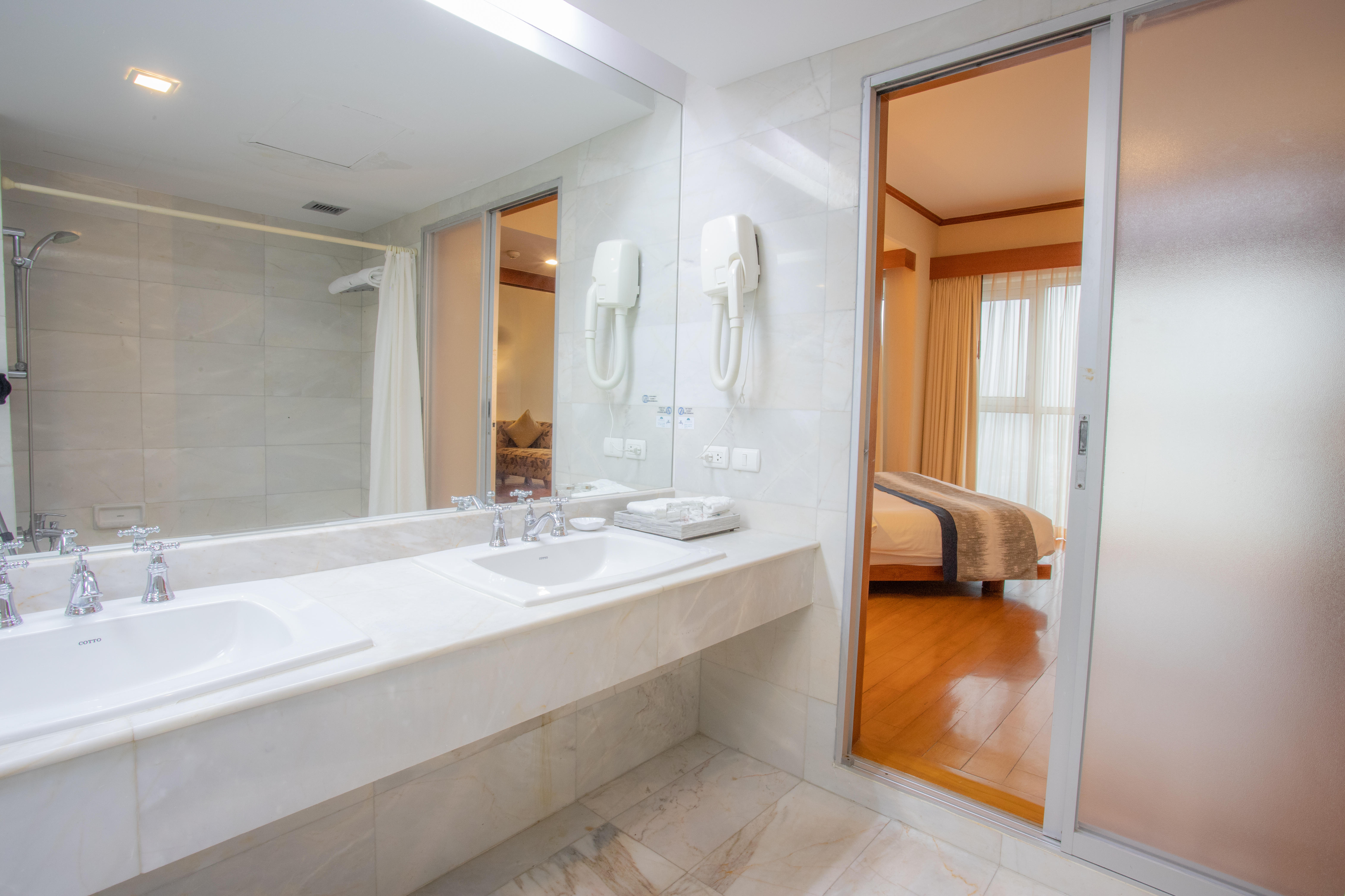 Suite Sea View King Bed