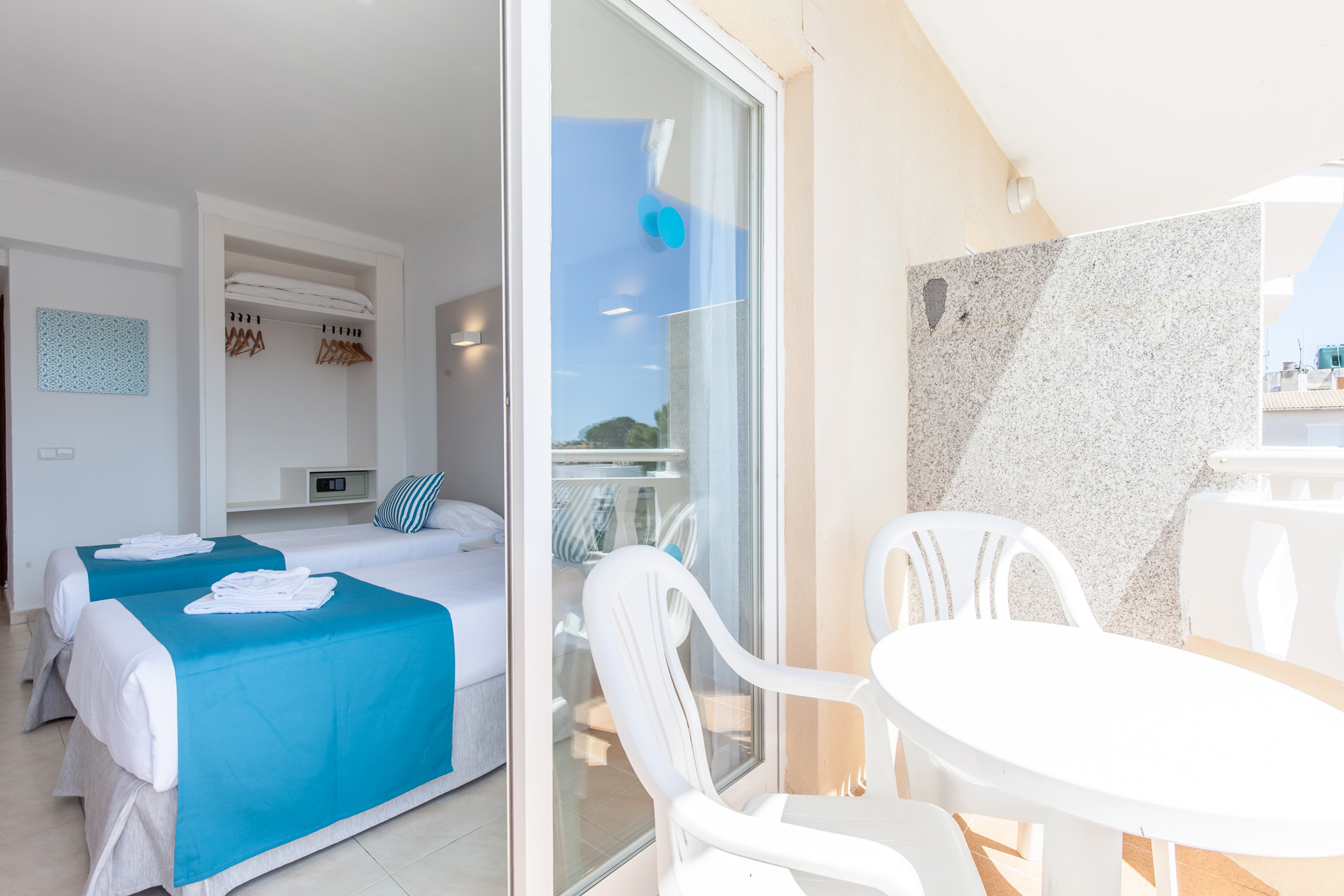 Double or Twin Standard