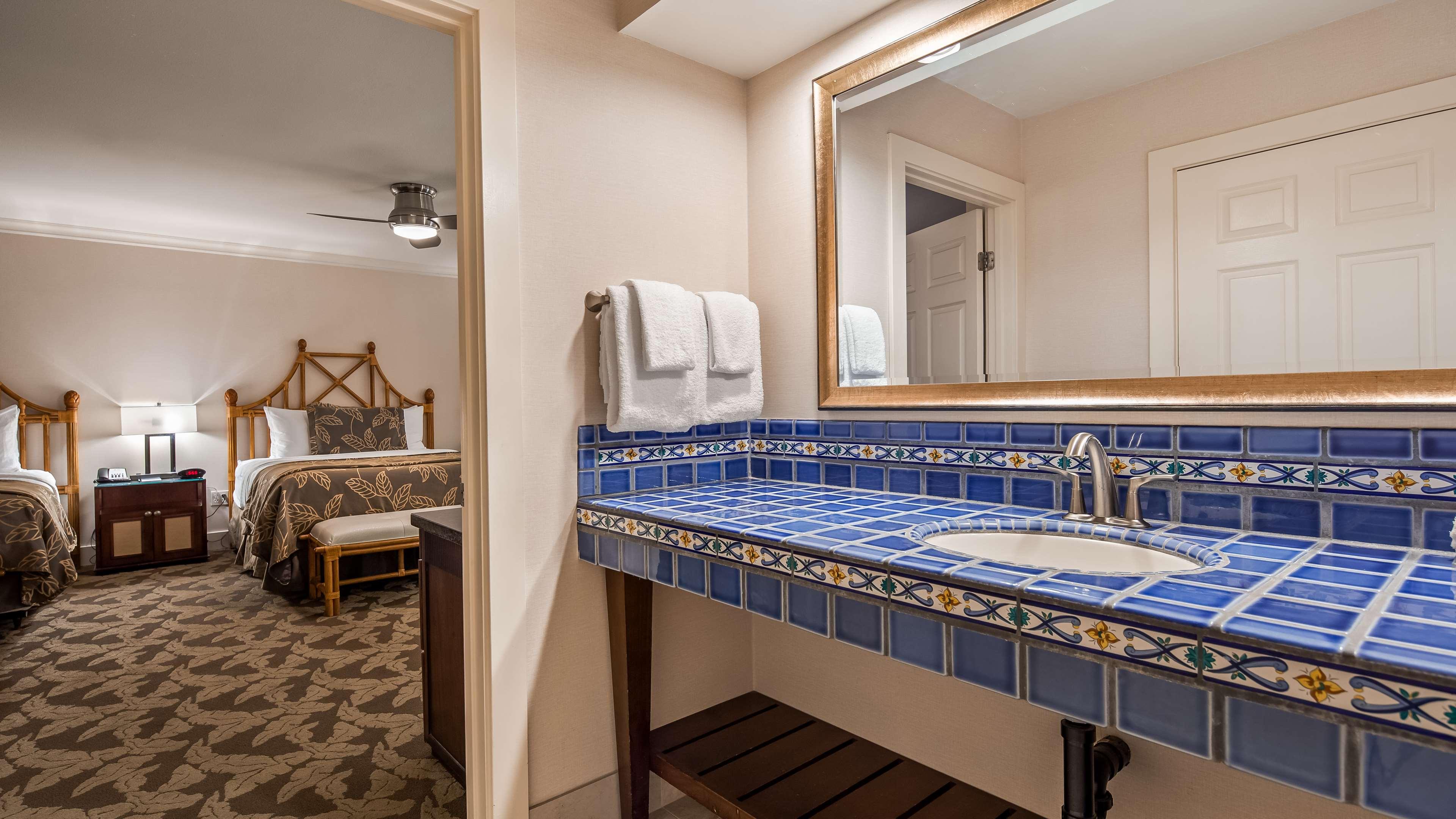 Suite Two Queen Beds Non Smoking