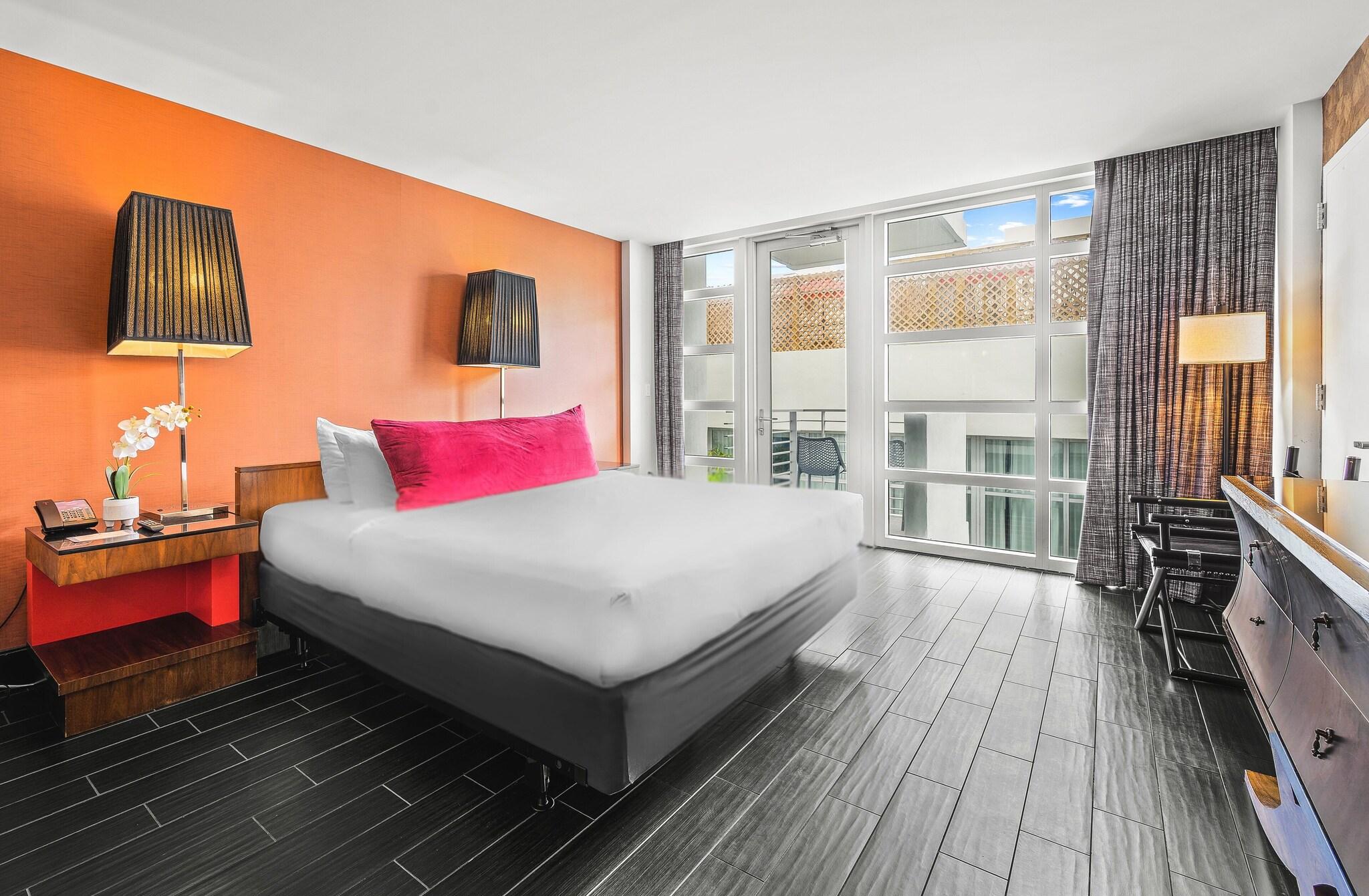 Double Deluxe King Bed