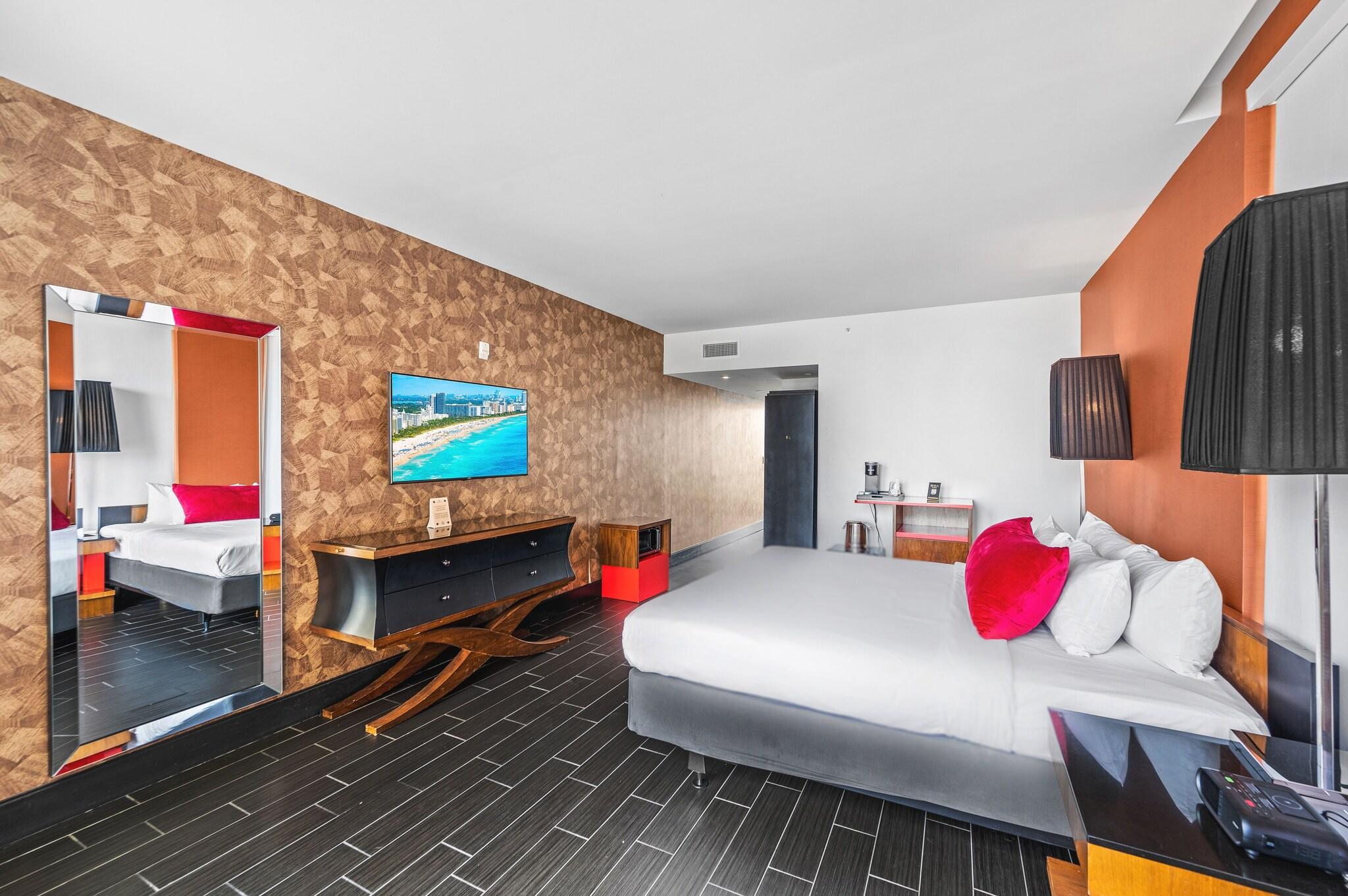 Suite Accessible King Size Bed