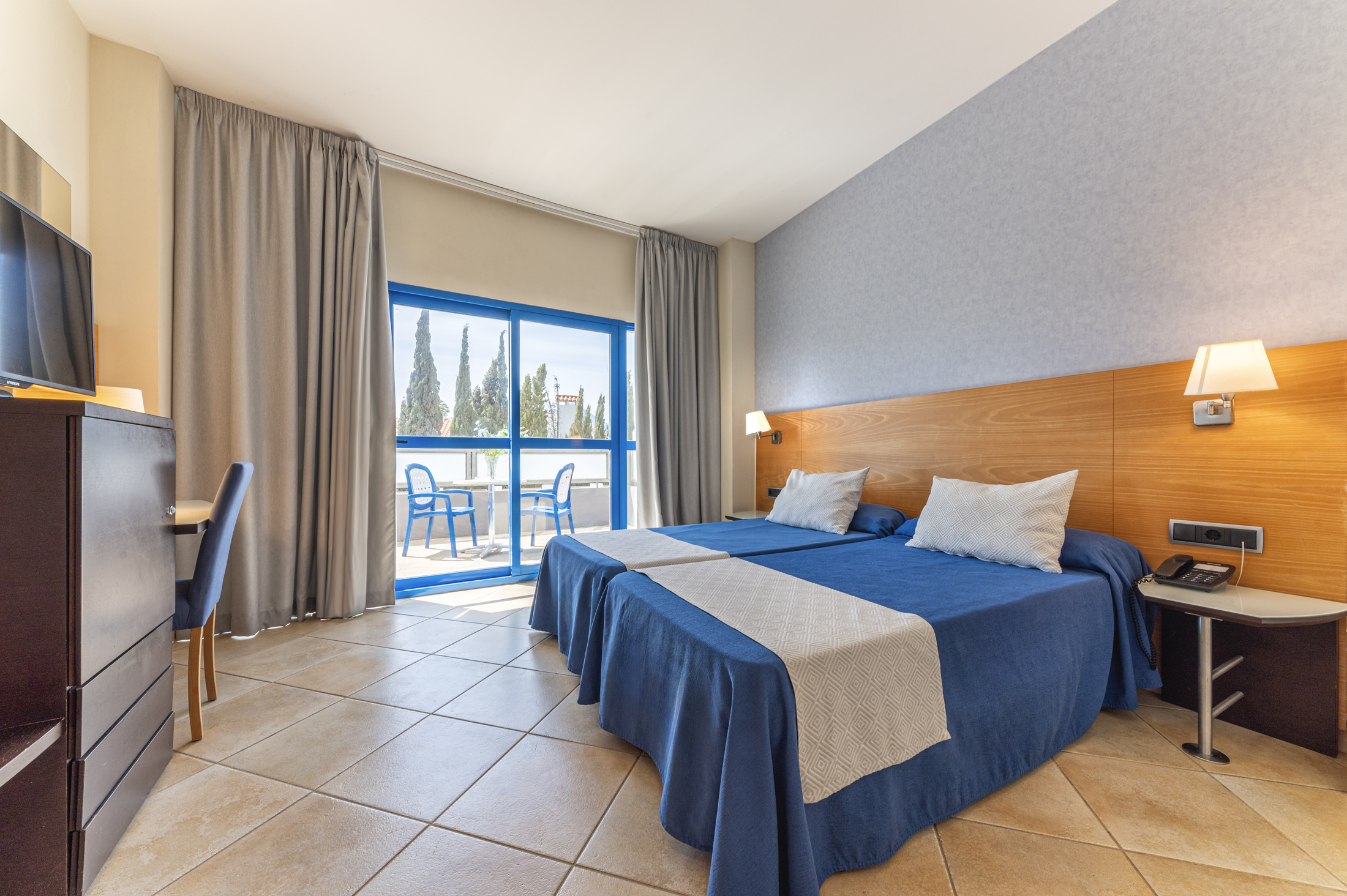 Double or Twin Standard