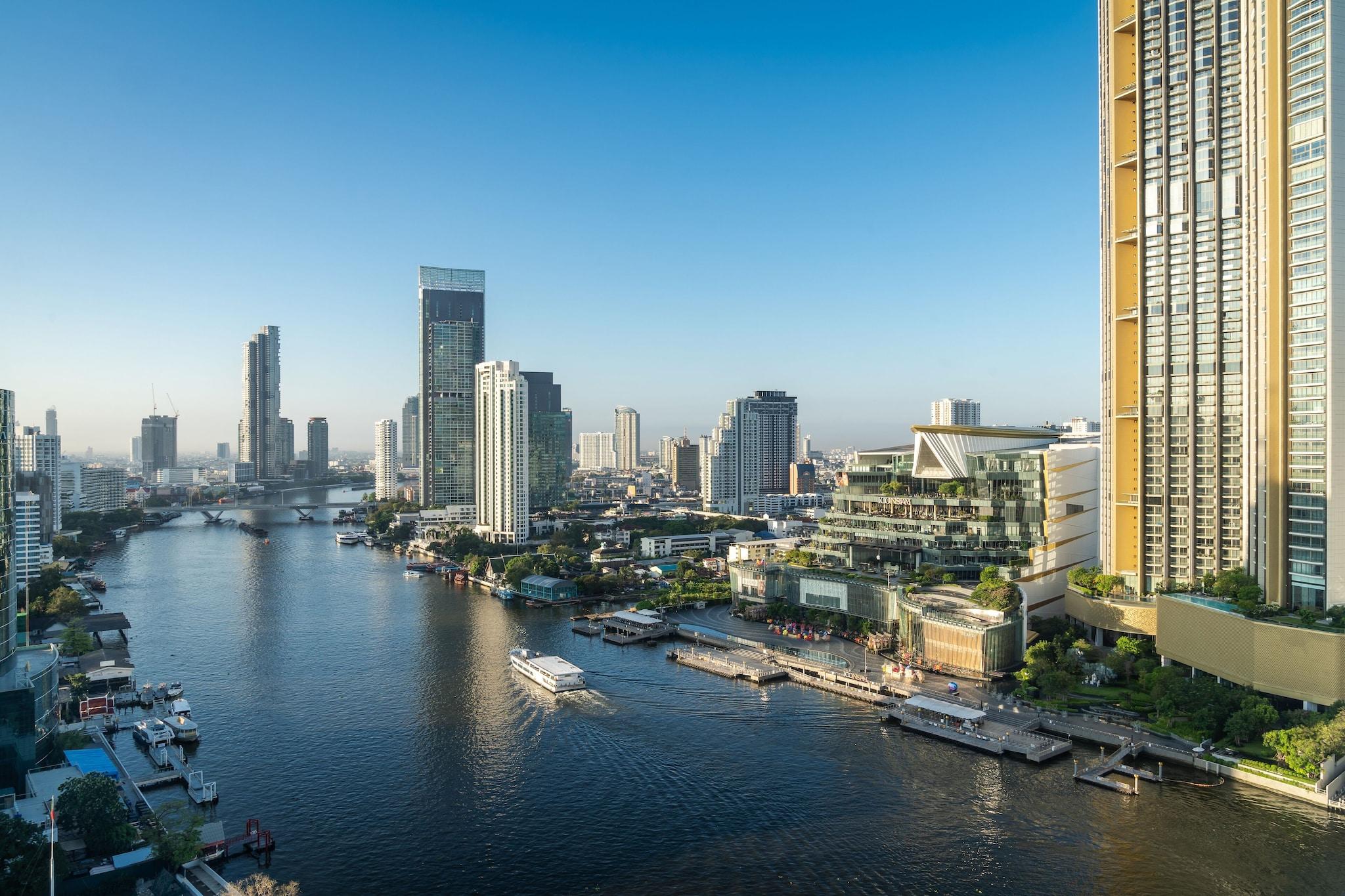 Junior Suite King Size Bed