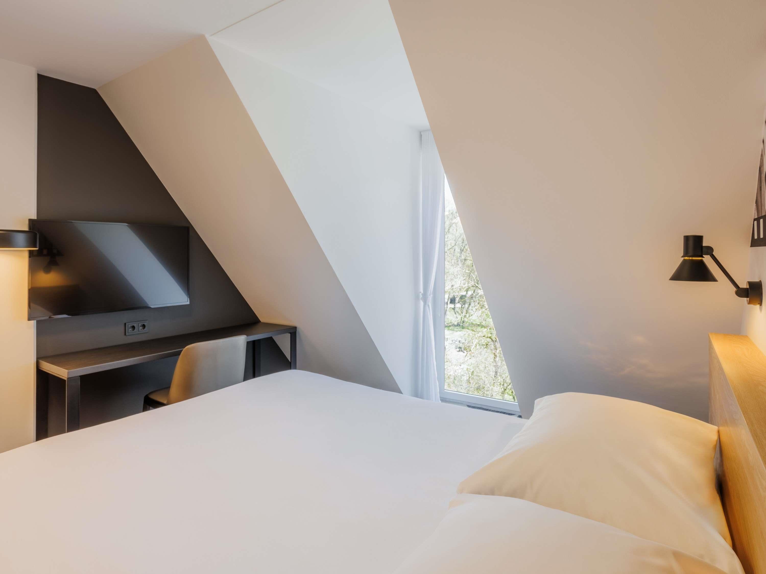 Double Queen Size Bed