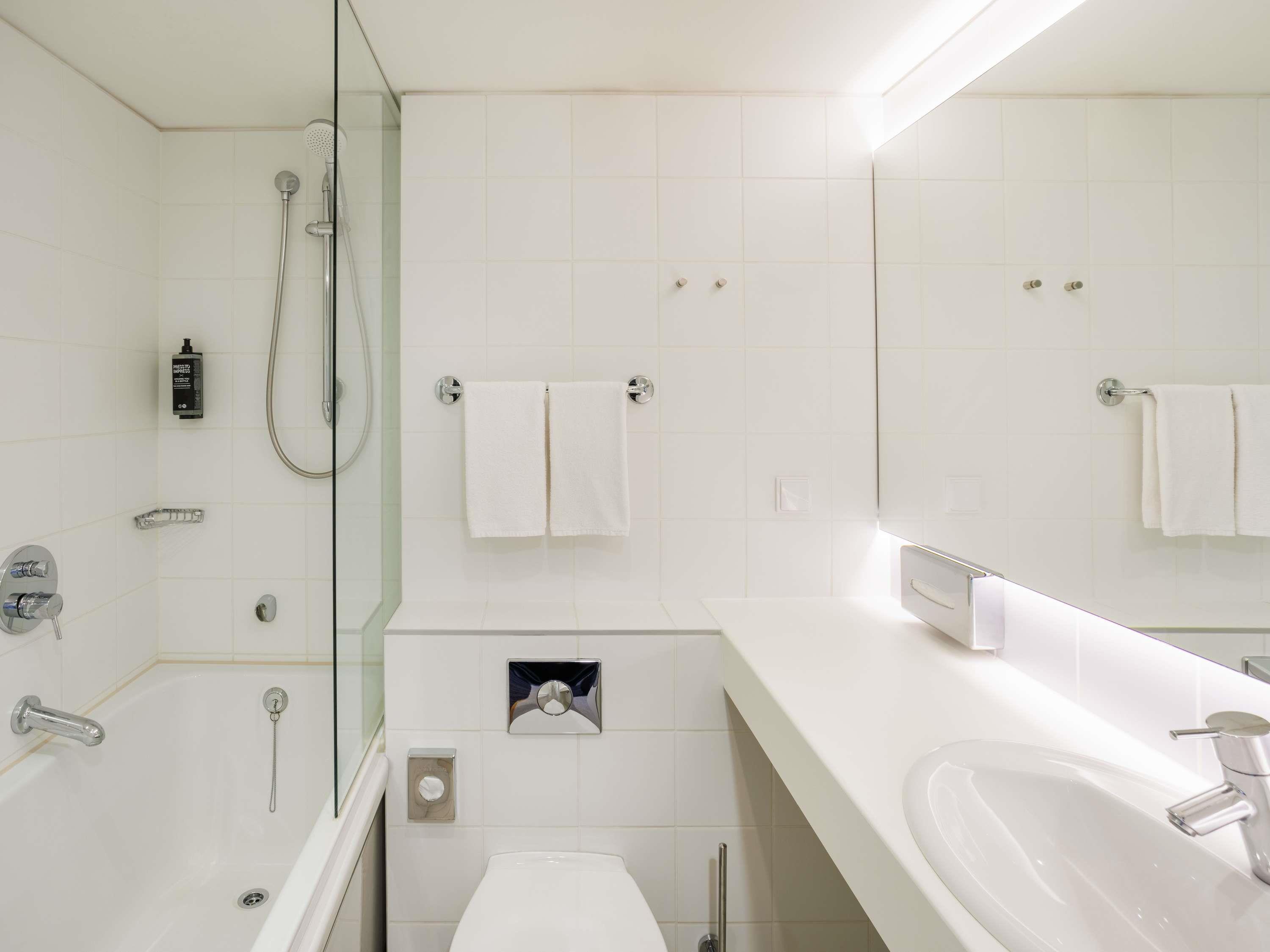 Double Queen Size Bed