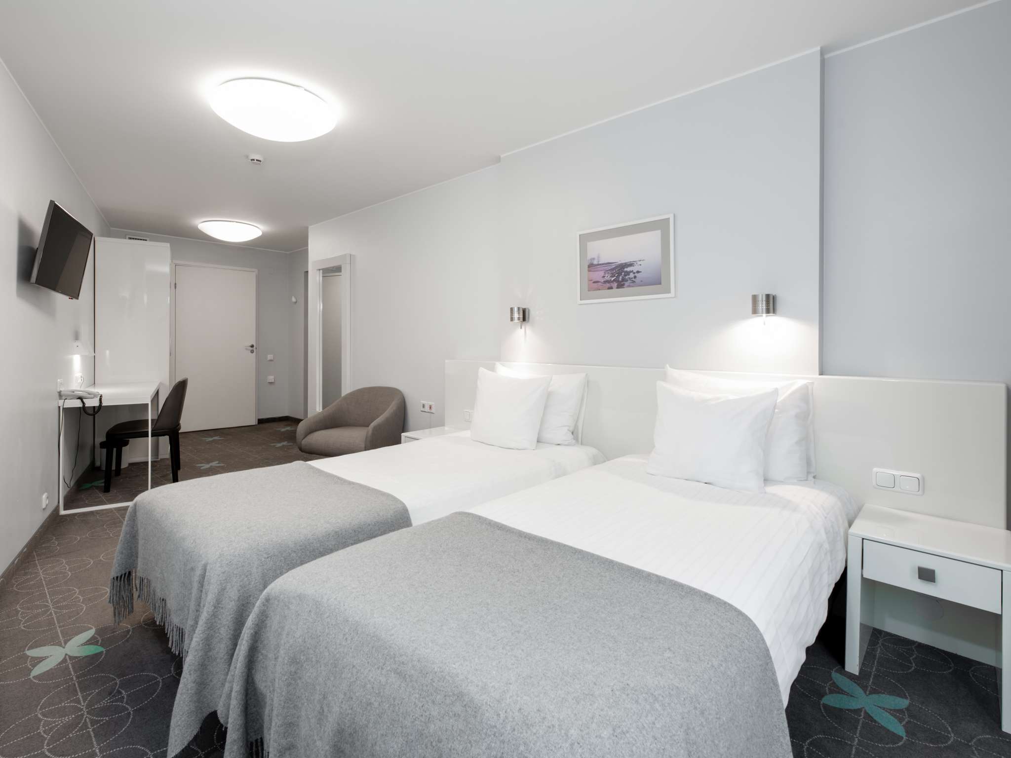 Twin No Air Conditioning