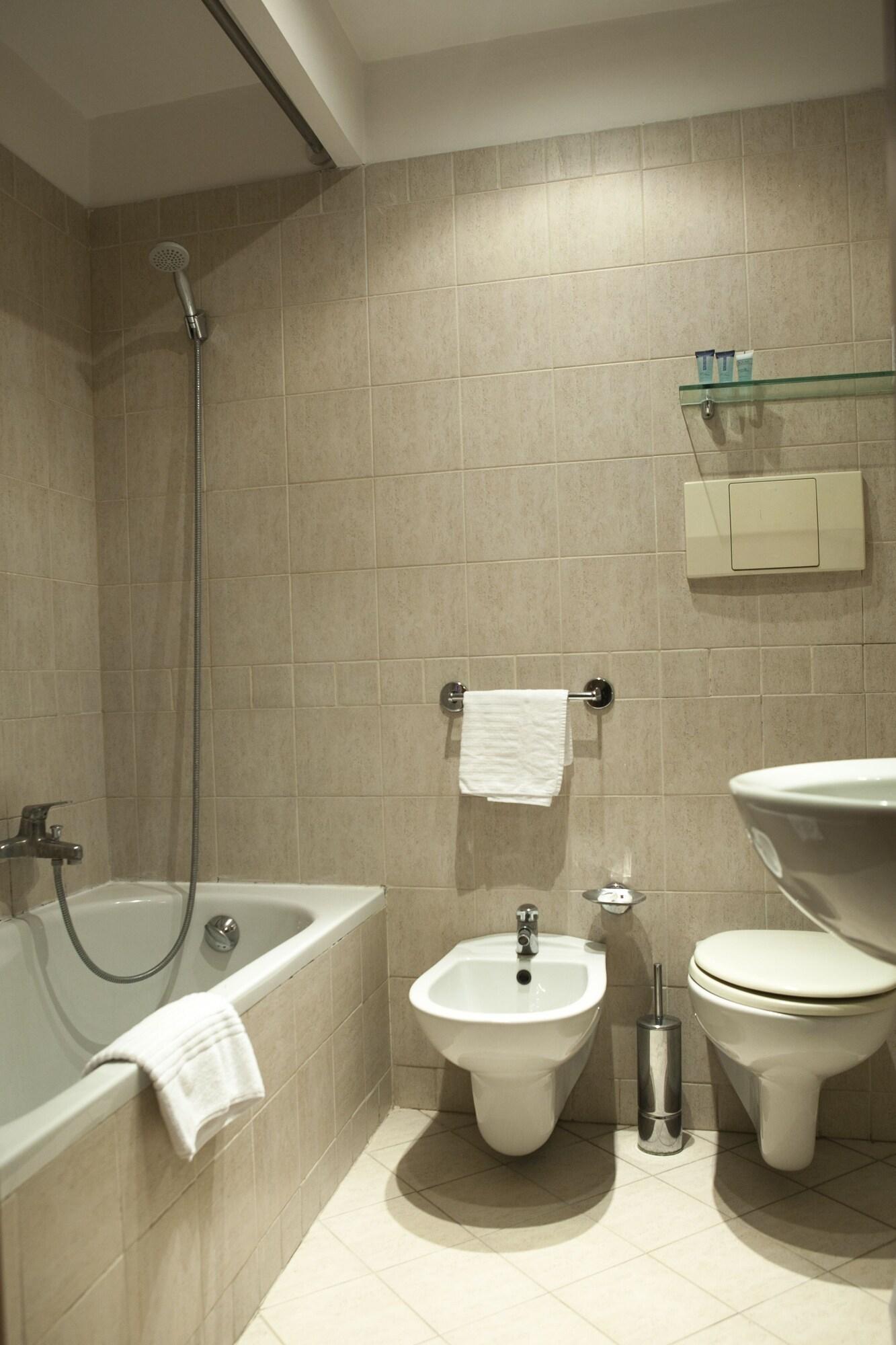 Double Queen Size Bed