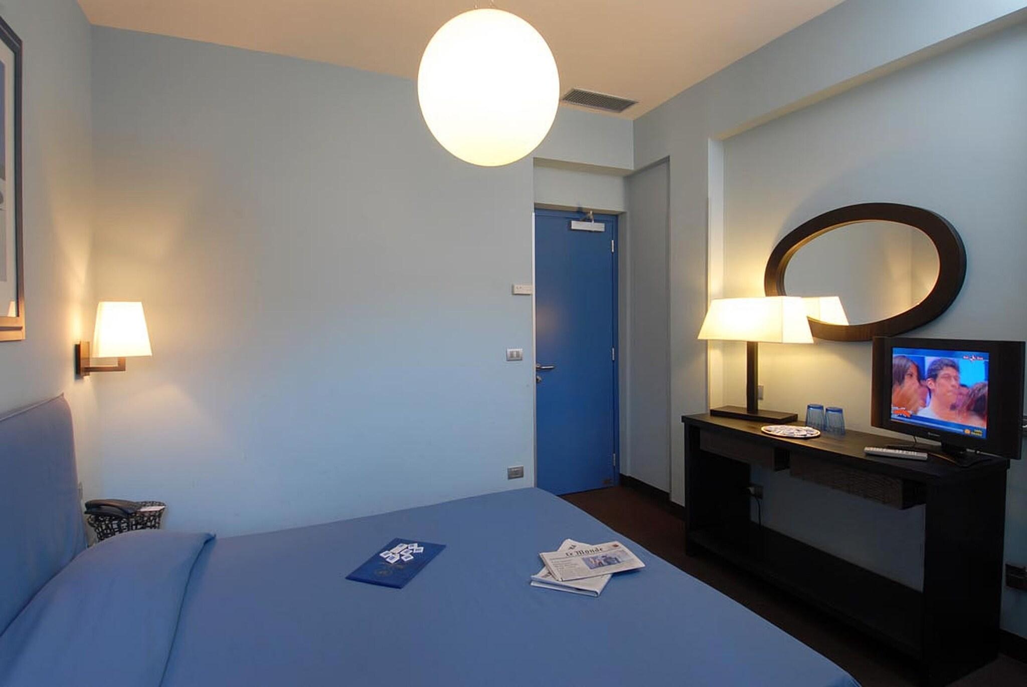 Double Queen Size Bed