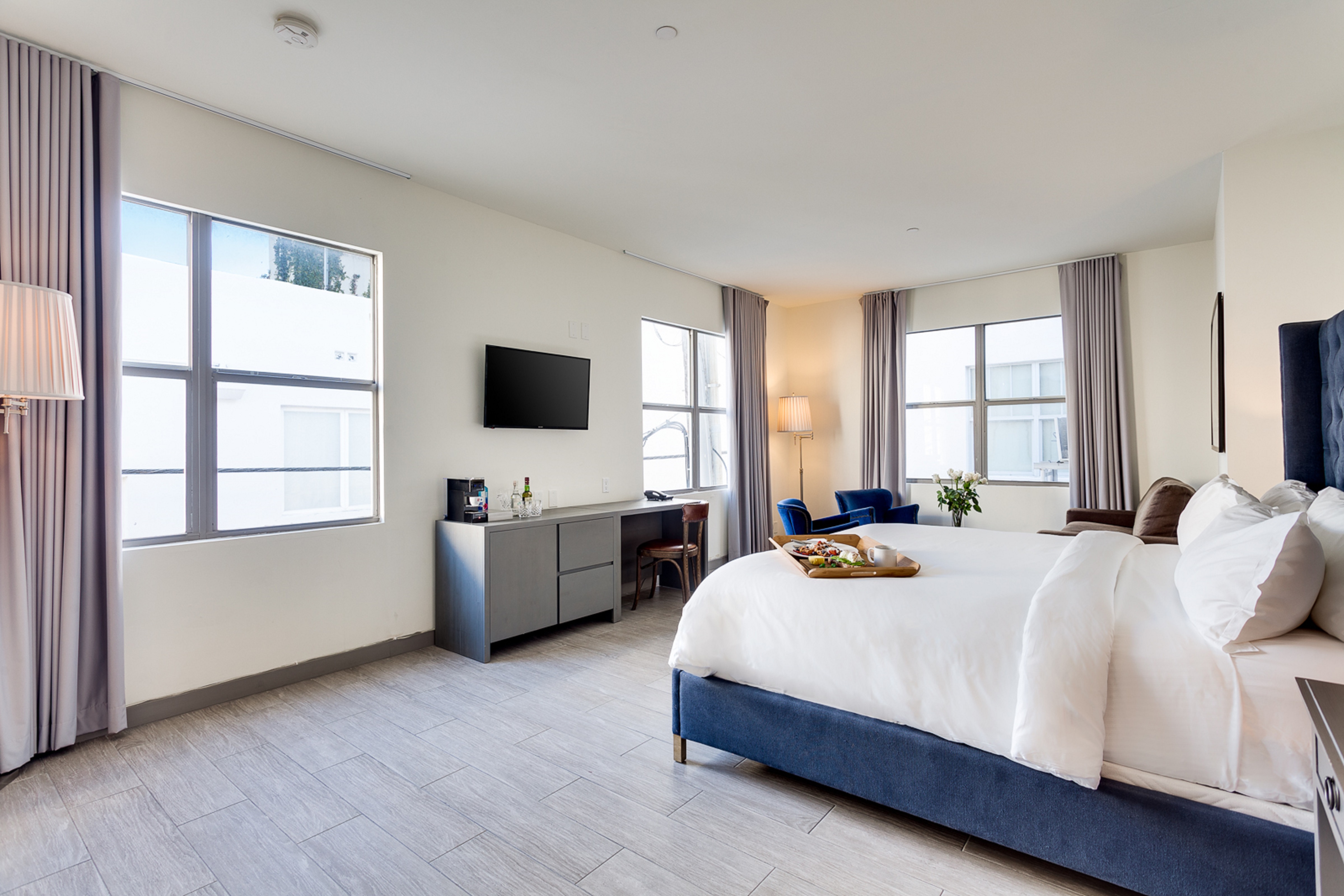 Double Deluxe King Bed