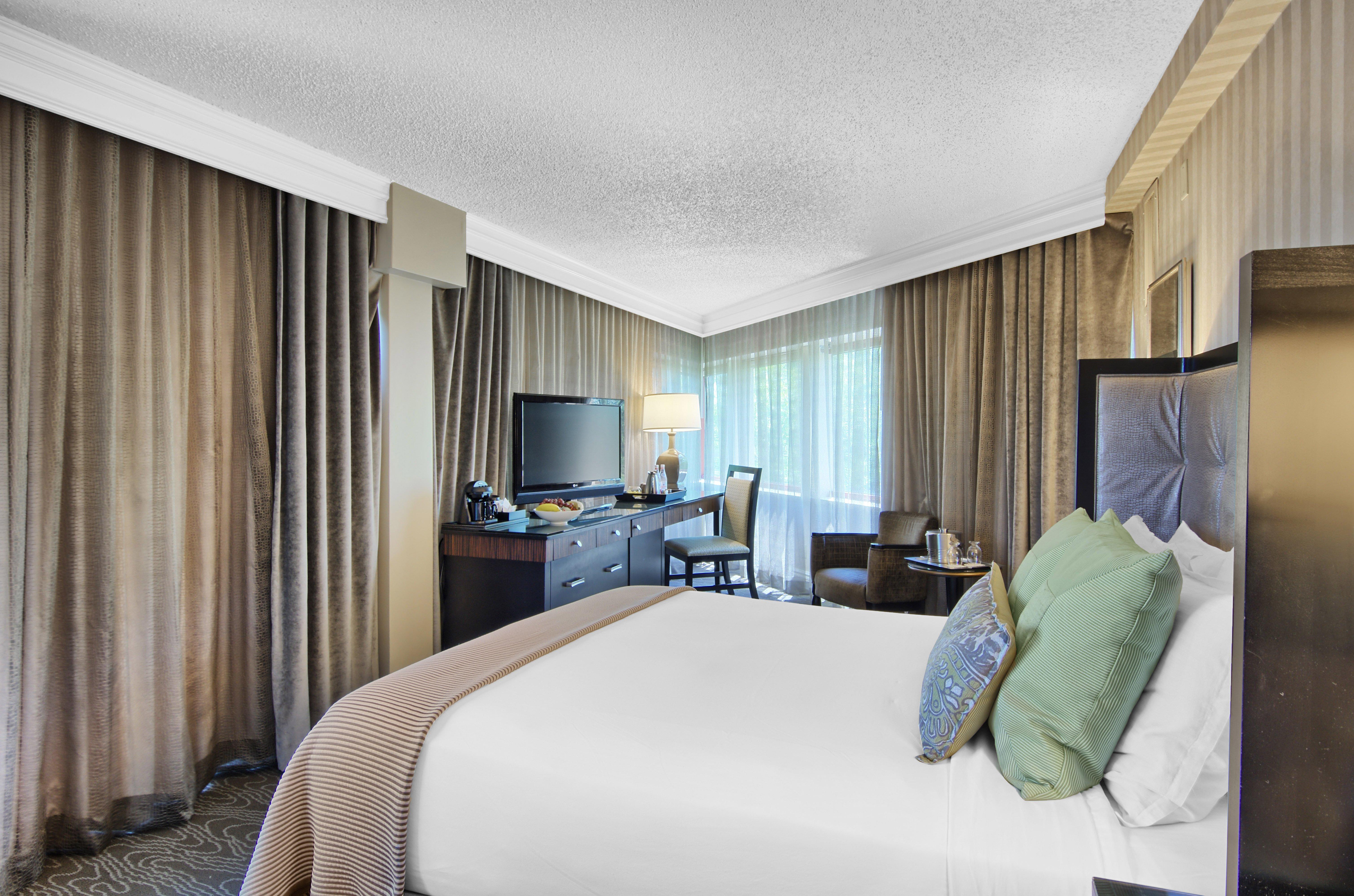 Double Deluxe Queen Bed