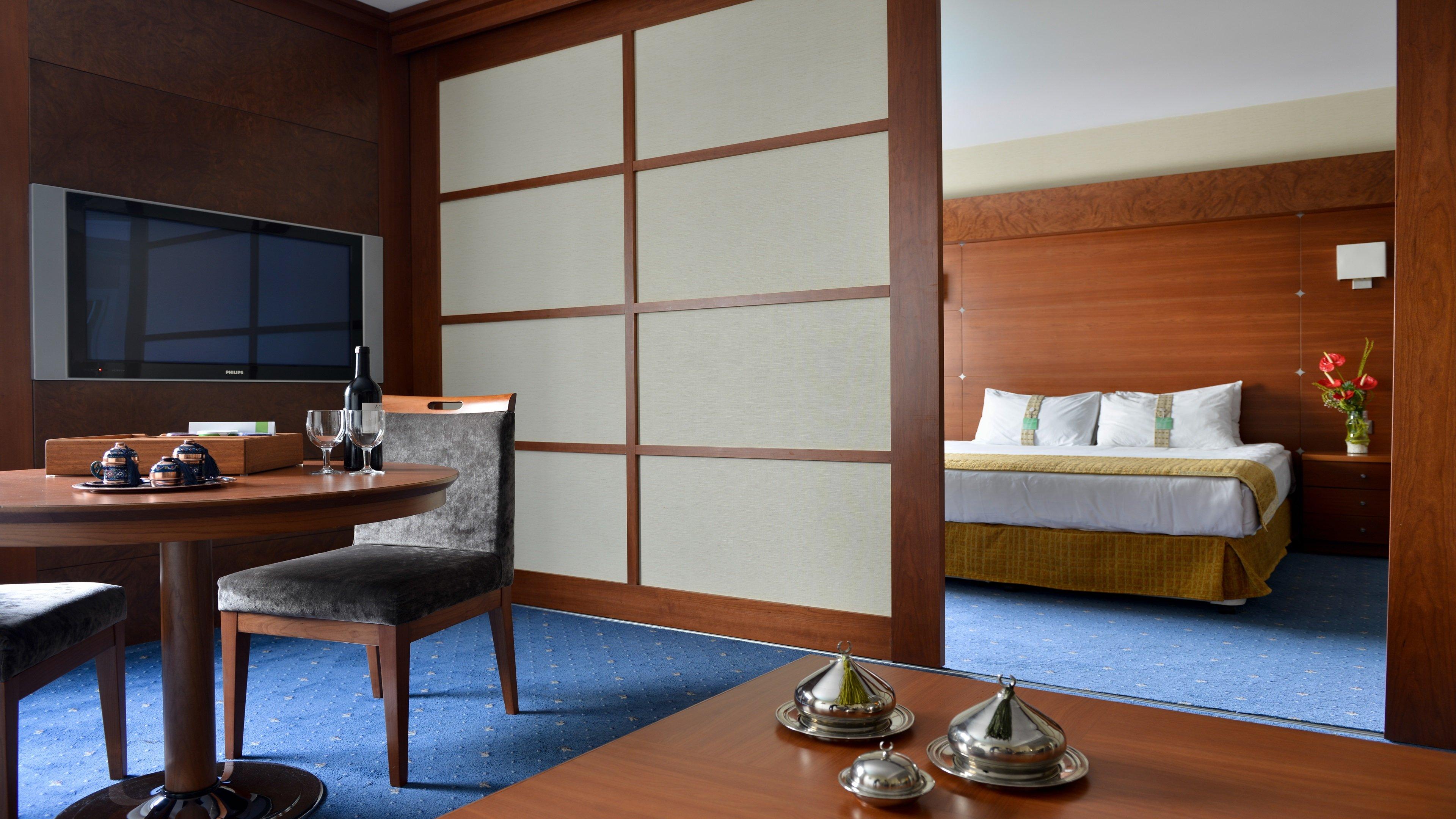 Suite Queen Size Bed