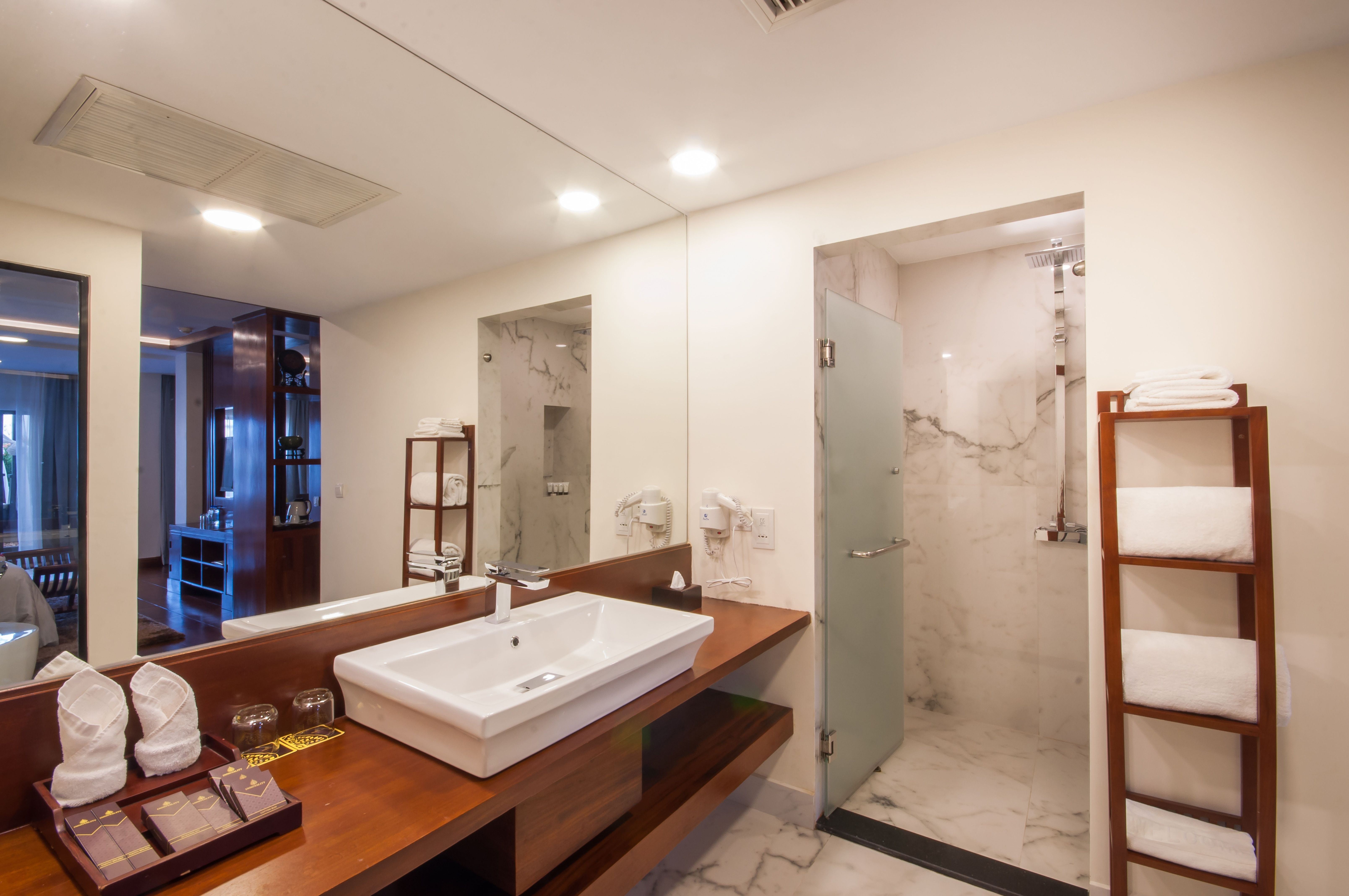 Suite Club King Bed