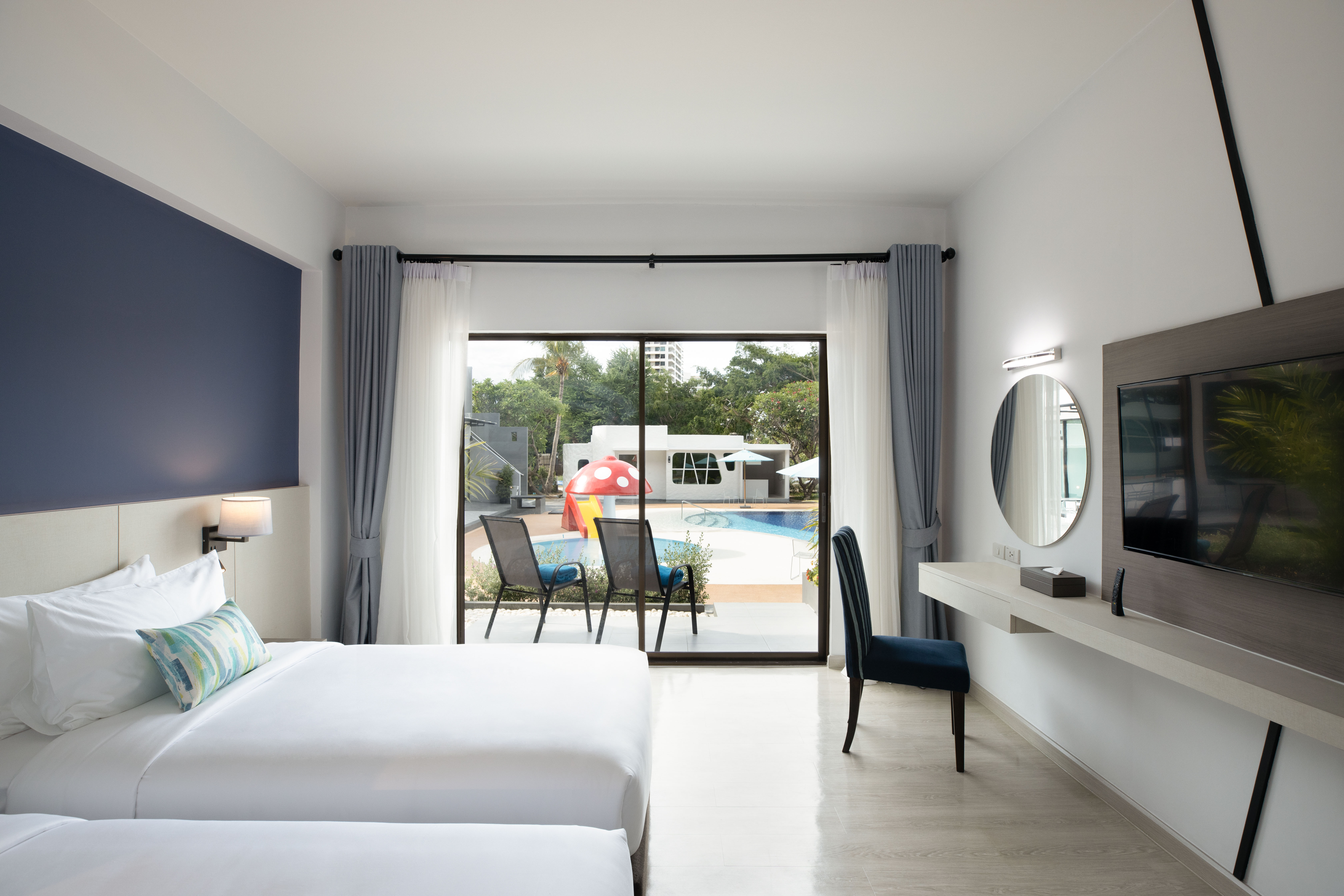 Twin Deluxe with Terrace