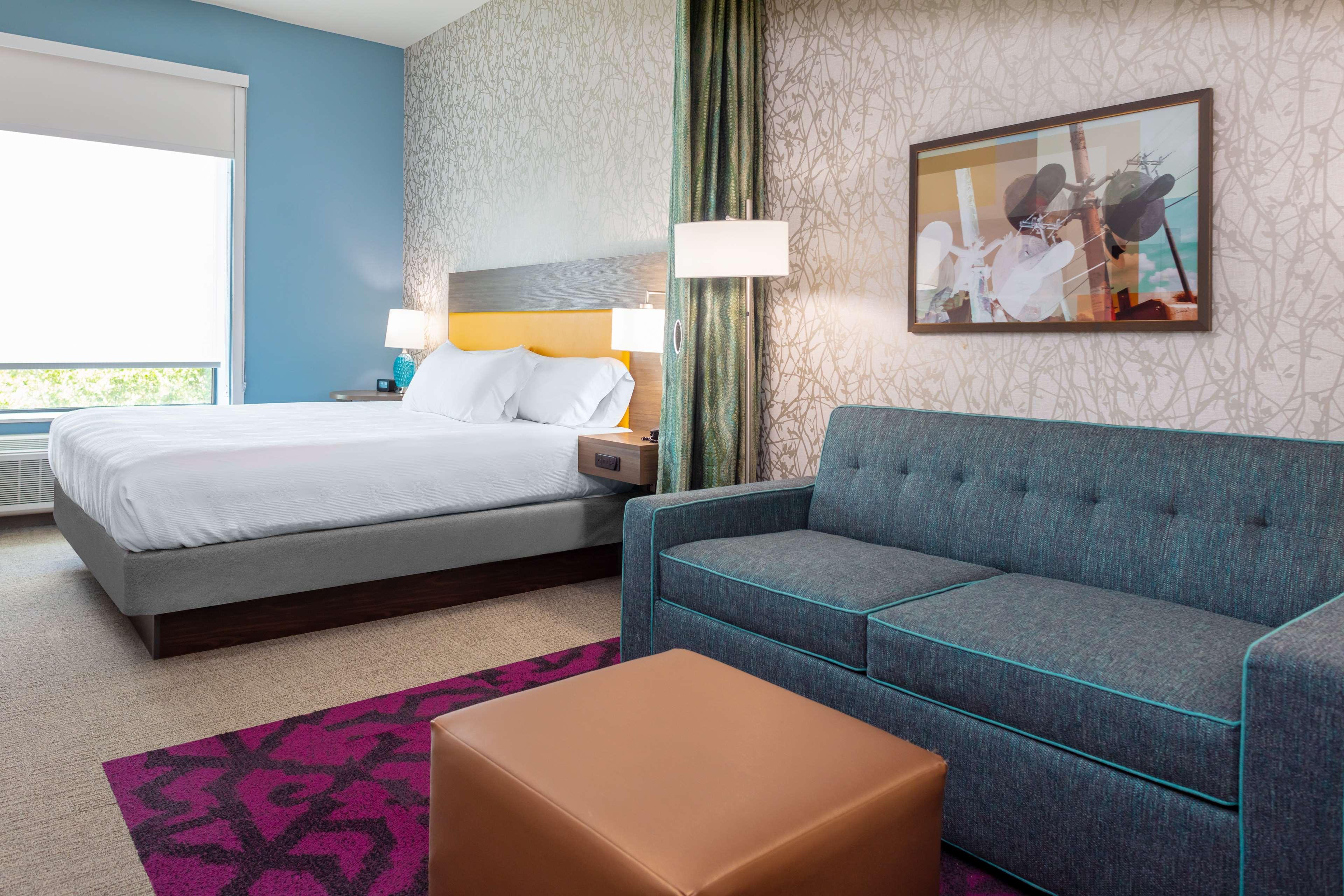 Studio King Size Bed