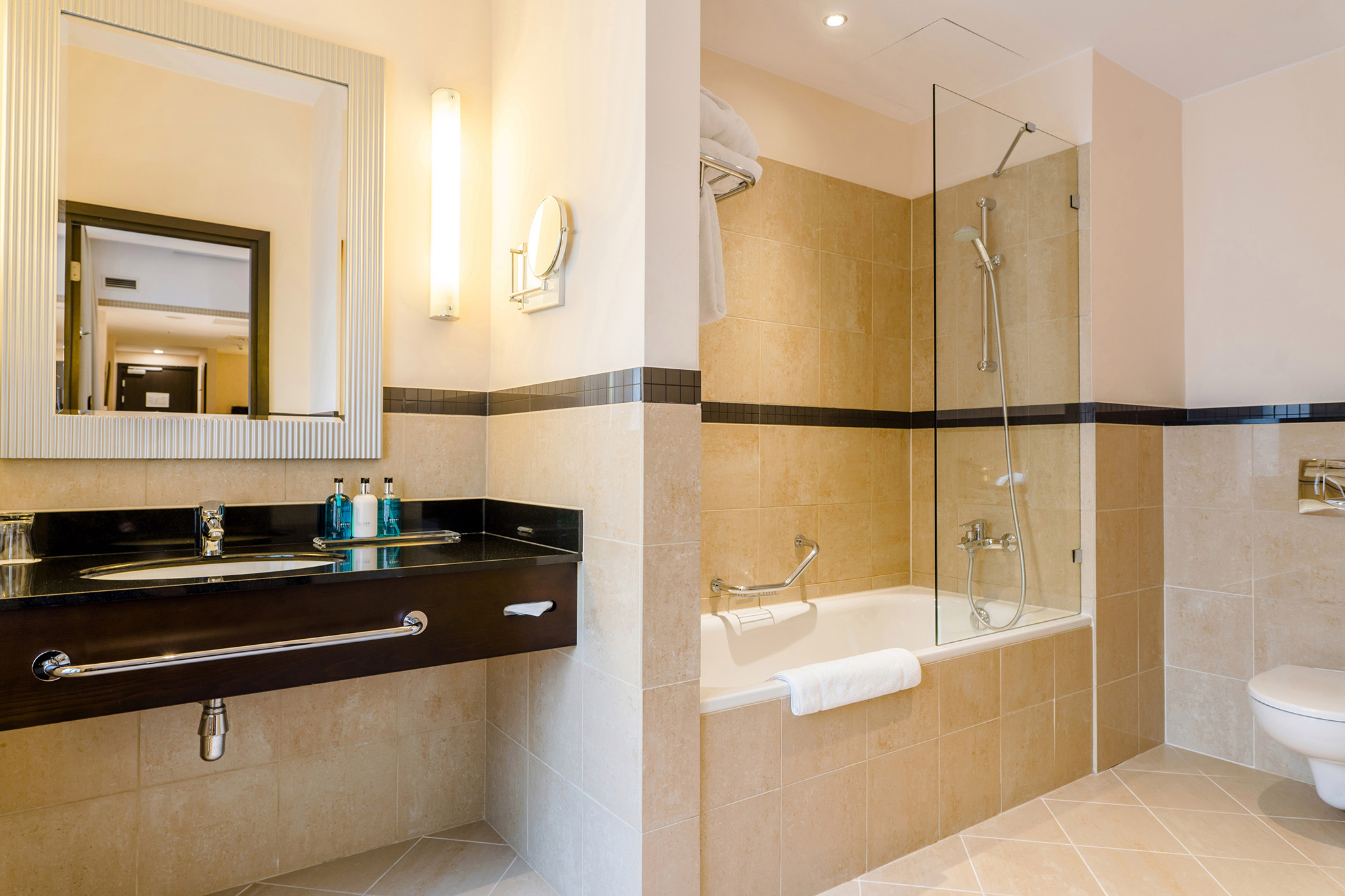 Family Room Capacity 4