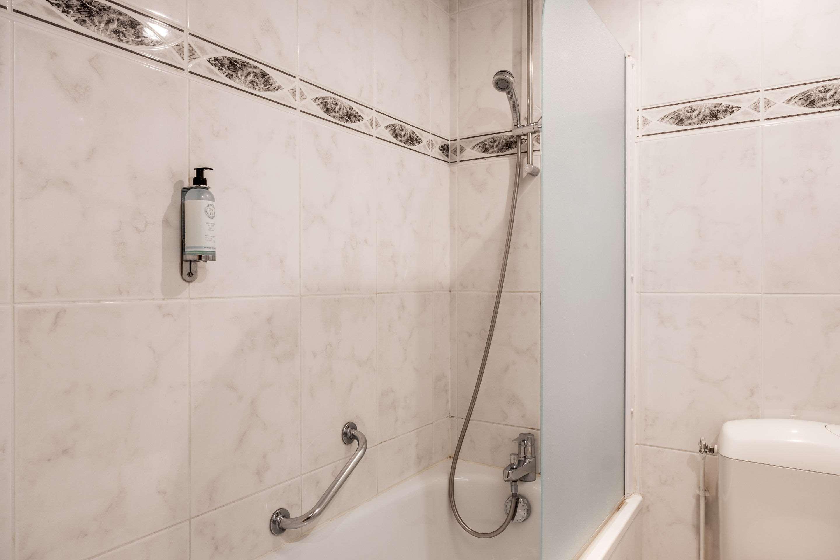 Quadruple Two Double Beds Non Smoking