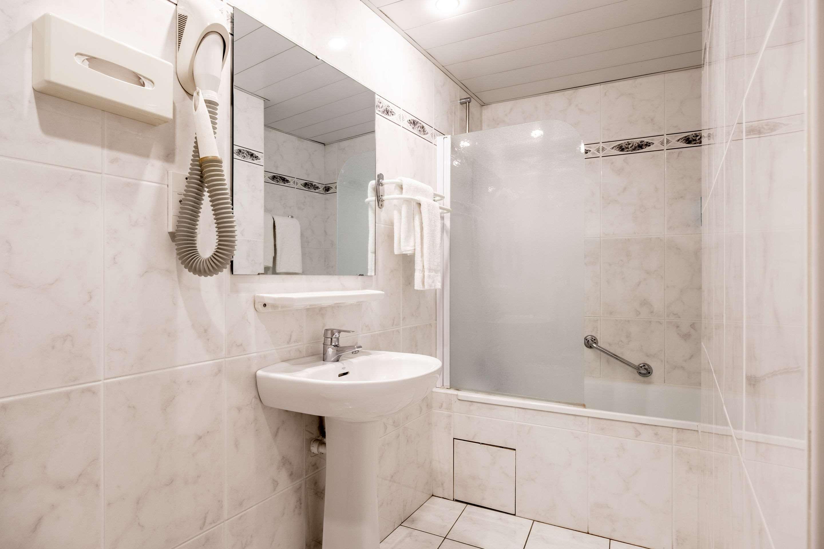 Quadruple Two Double Beds Non Smoking