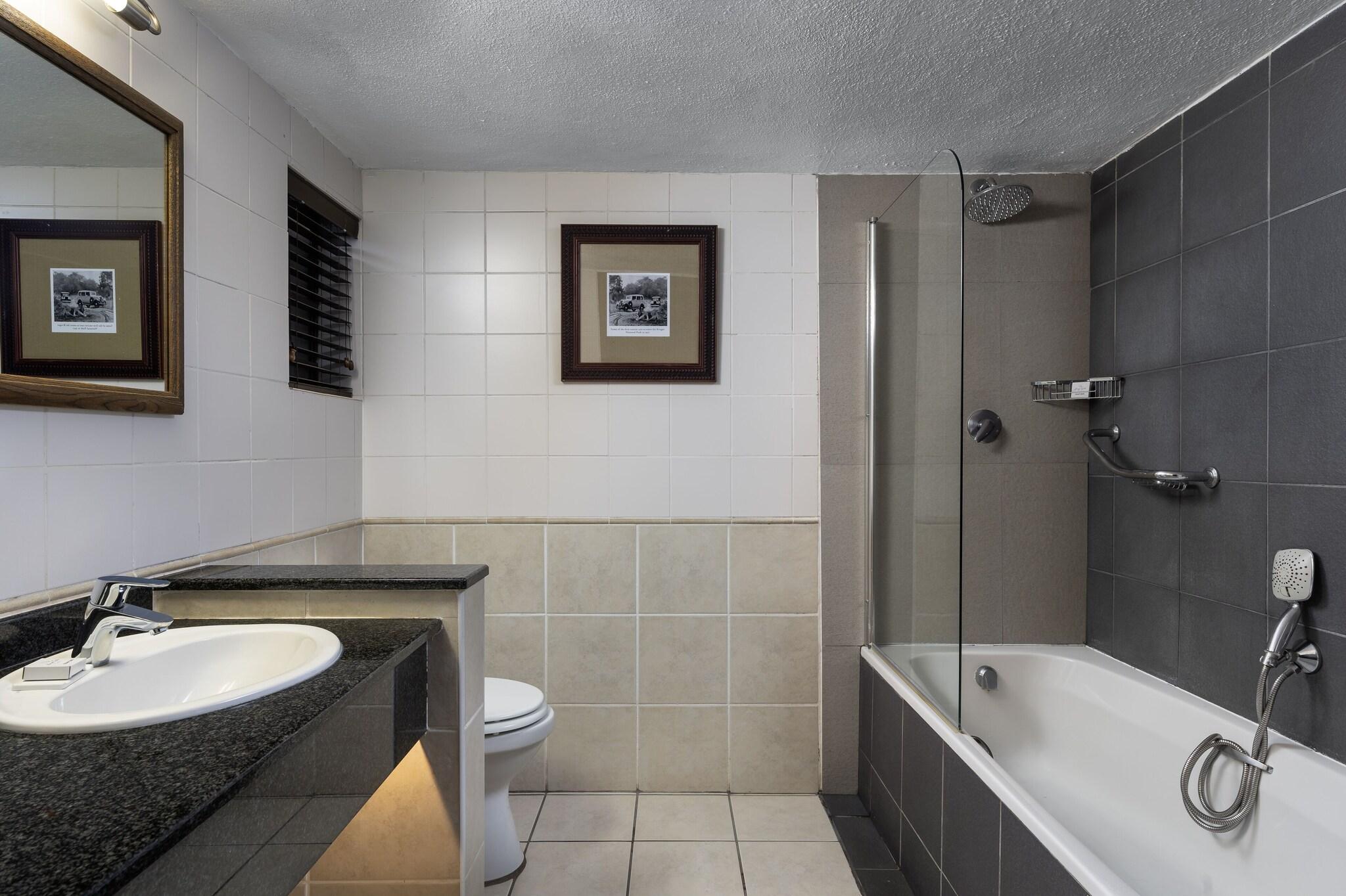 Family Room Two Queen Beds