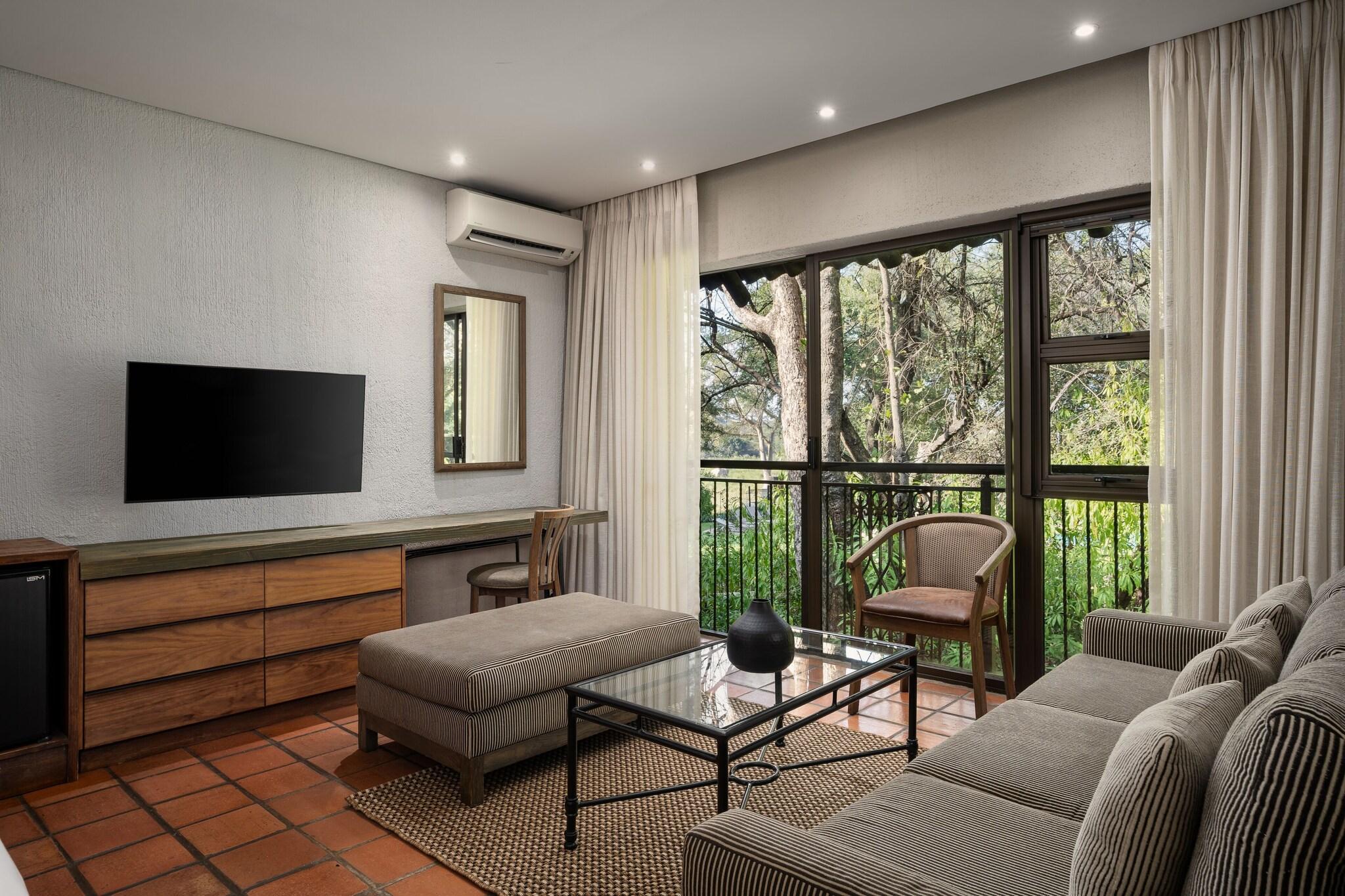 Double Deluxe King Bed