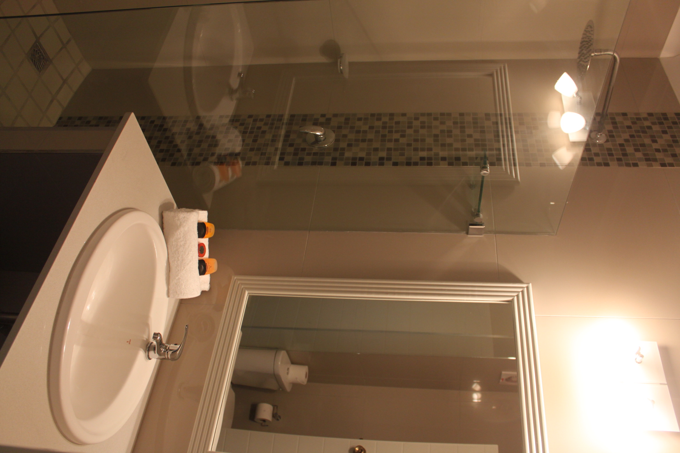 Double Deluxe King Bed