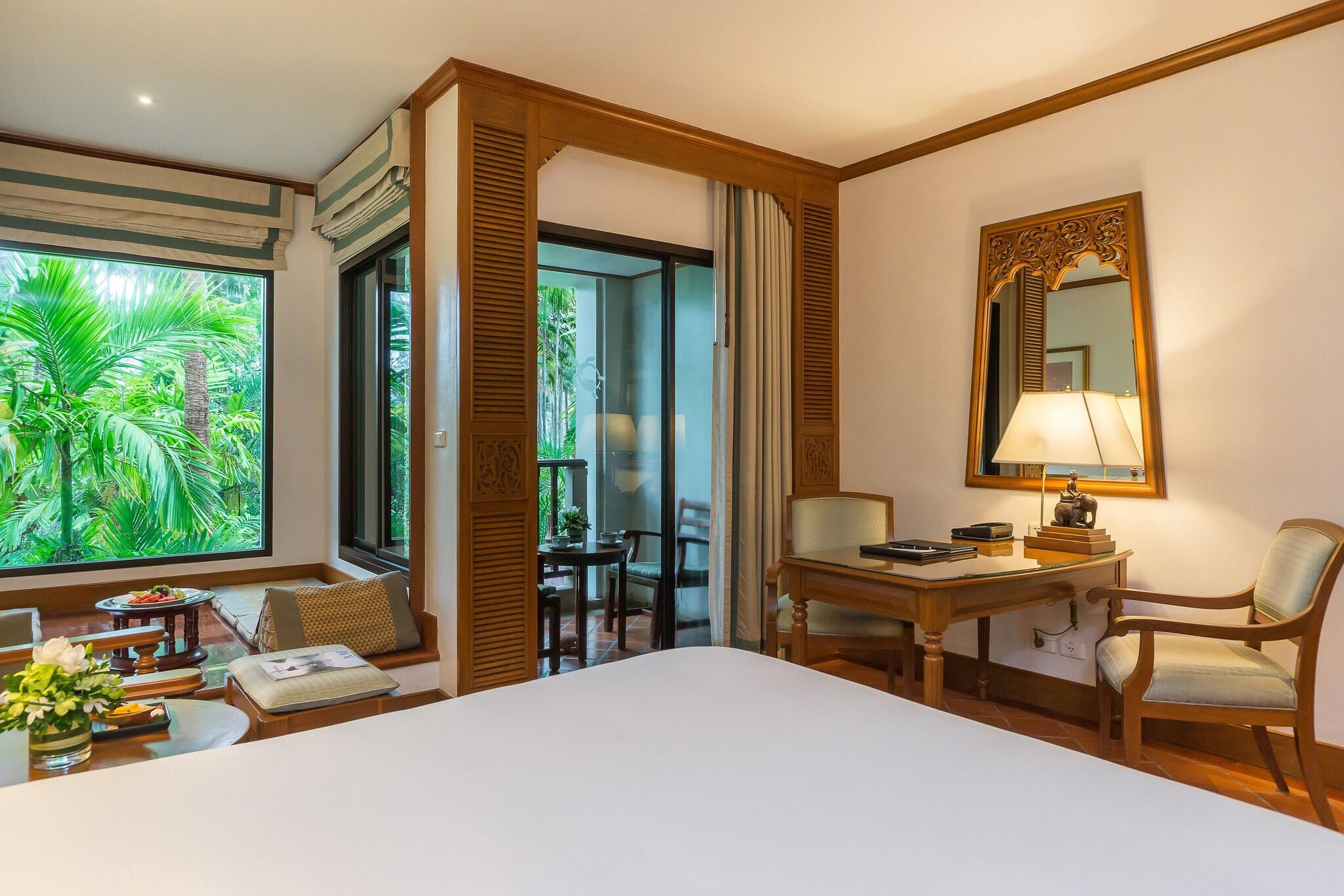 Double Garden View King Bed