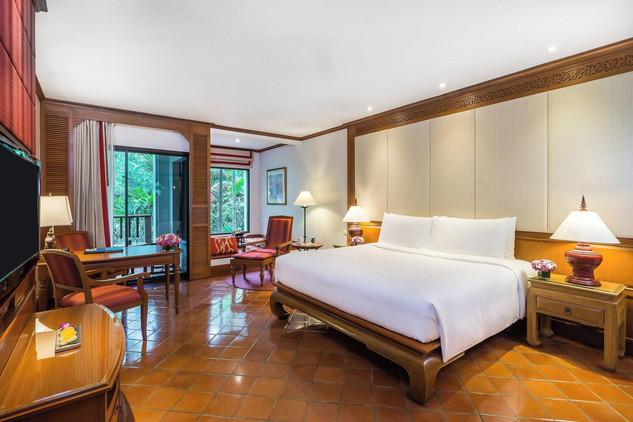 Double Garden View King Bed