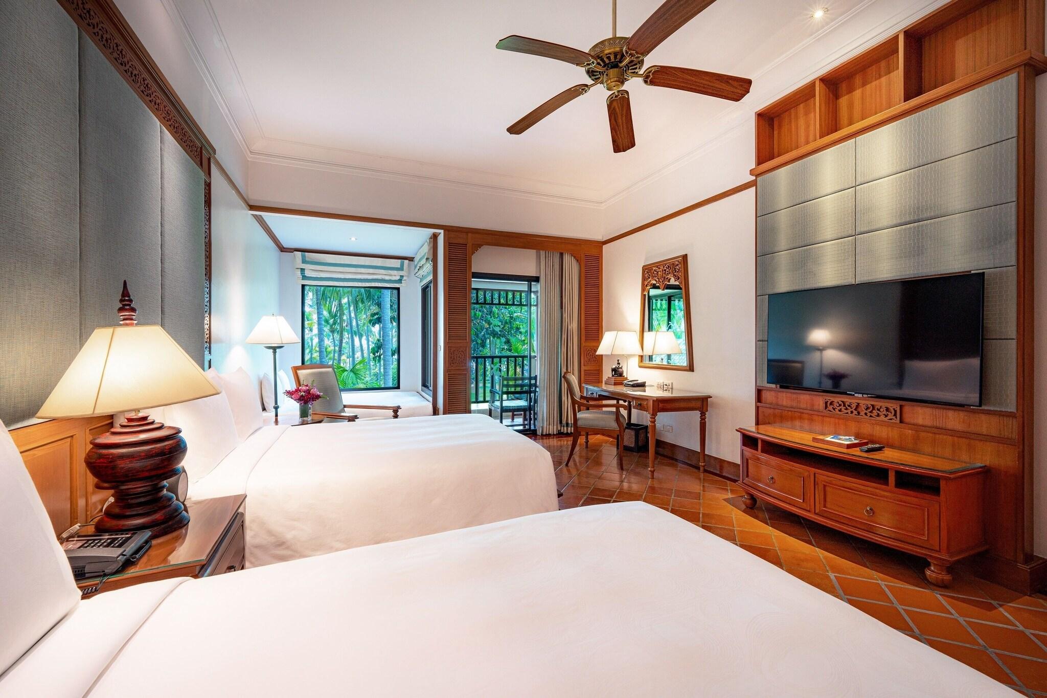 Family Room Garden View