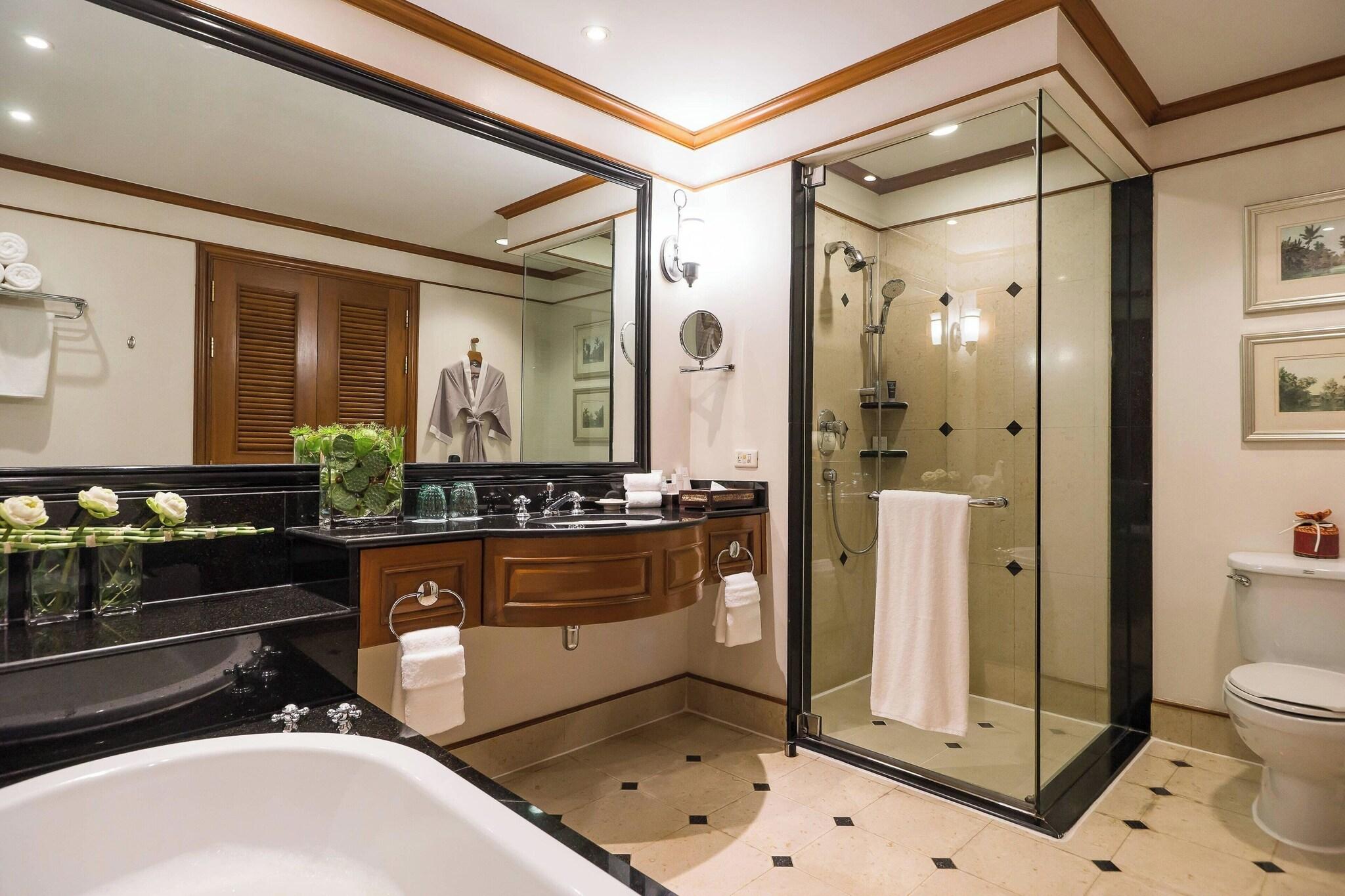 Family Room Garden View King Bed