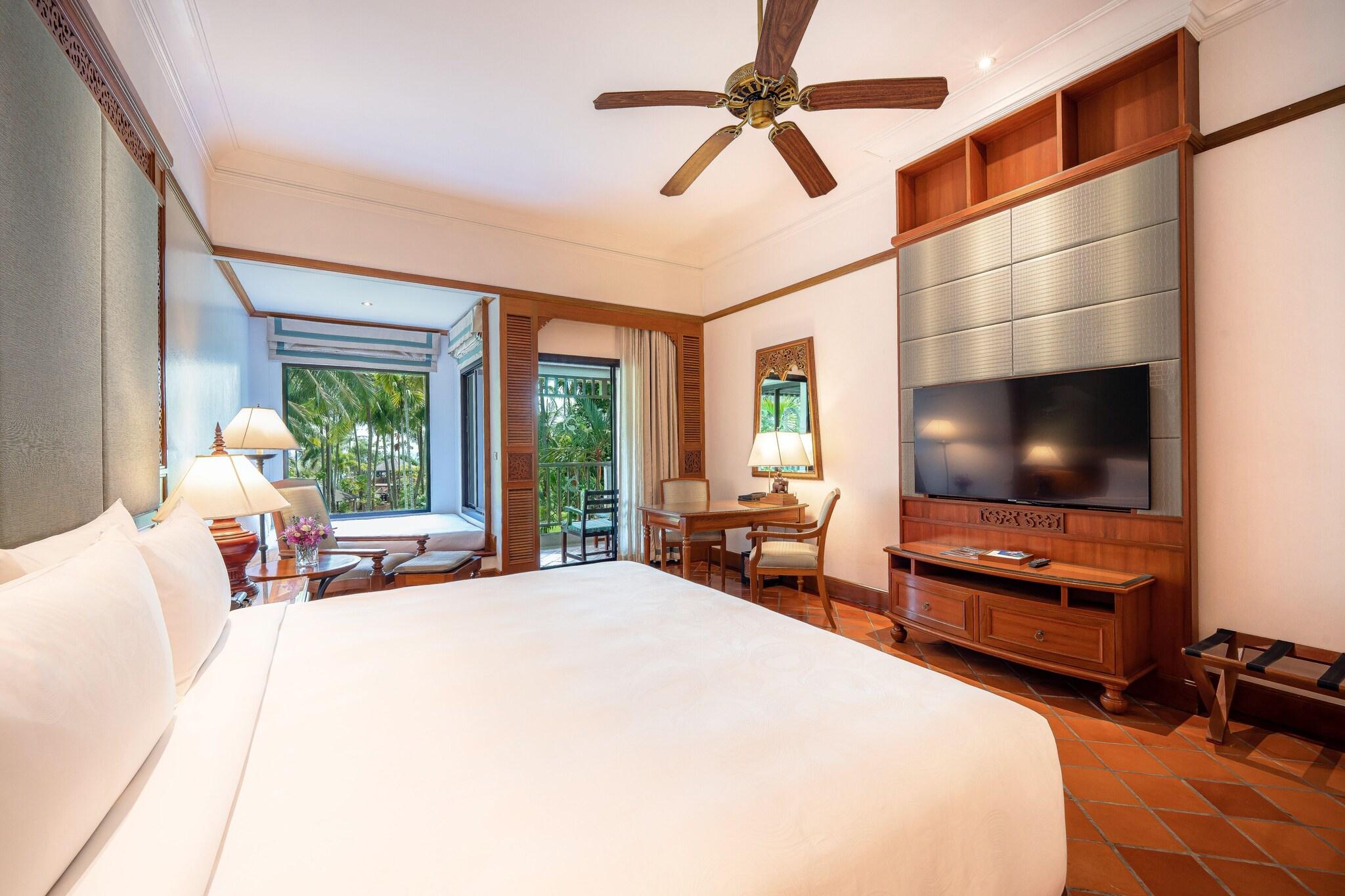 Family Room Garden View King Bed