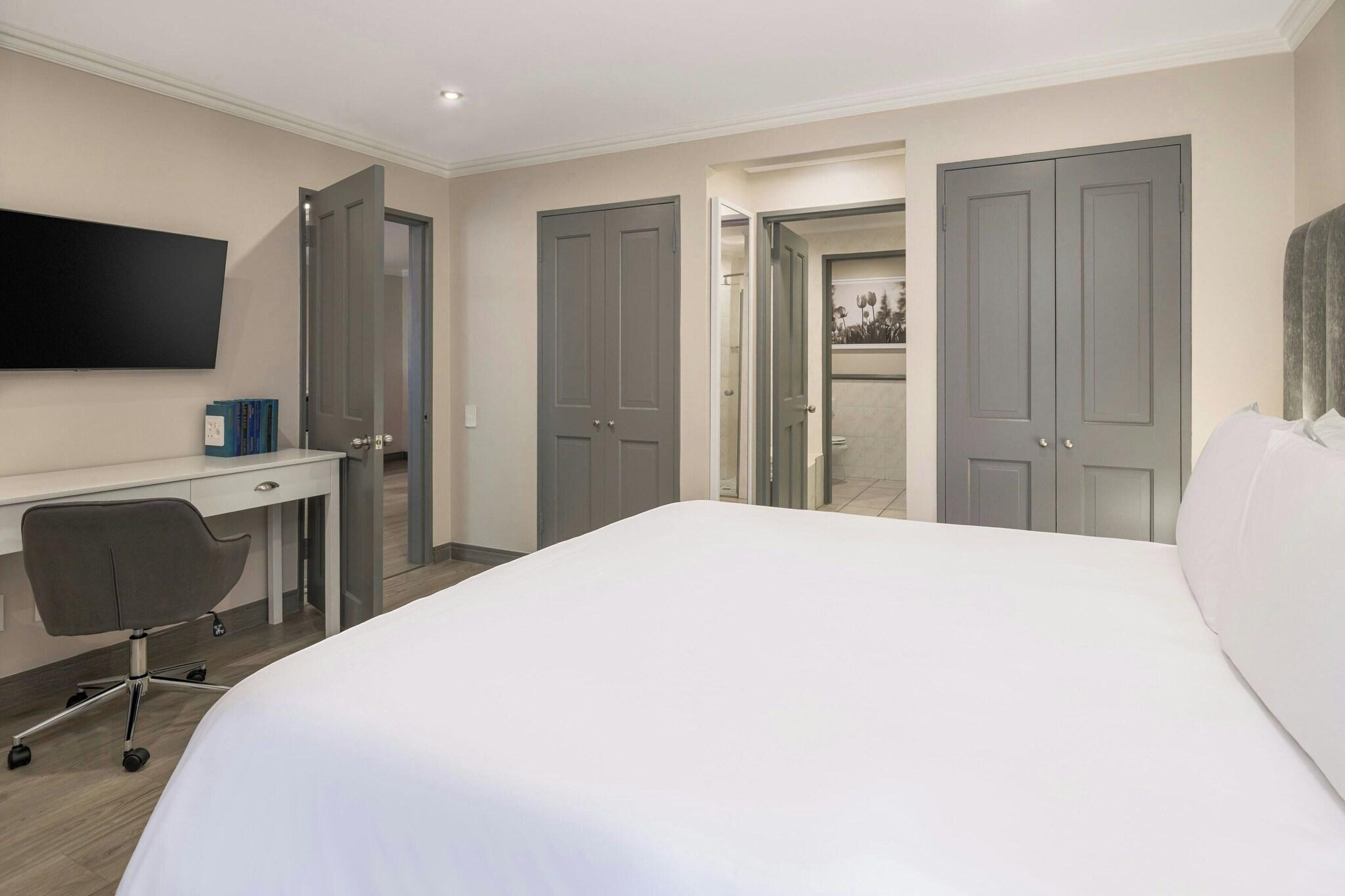 Suite King Bed One Bedroom 