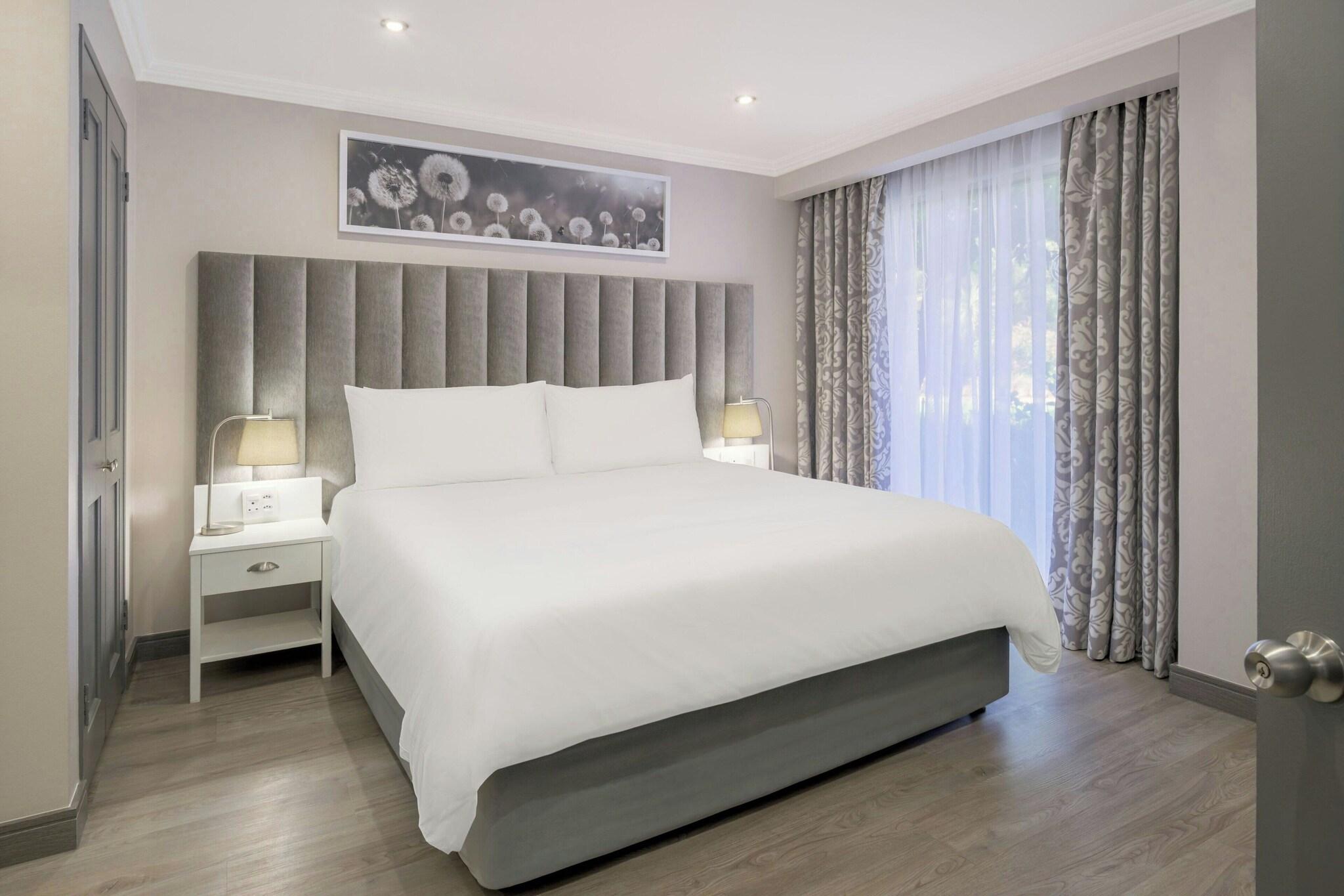 Suite Garden View King Bed